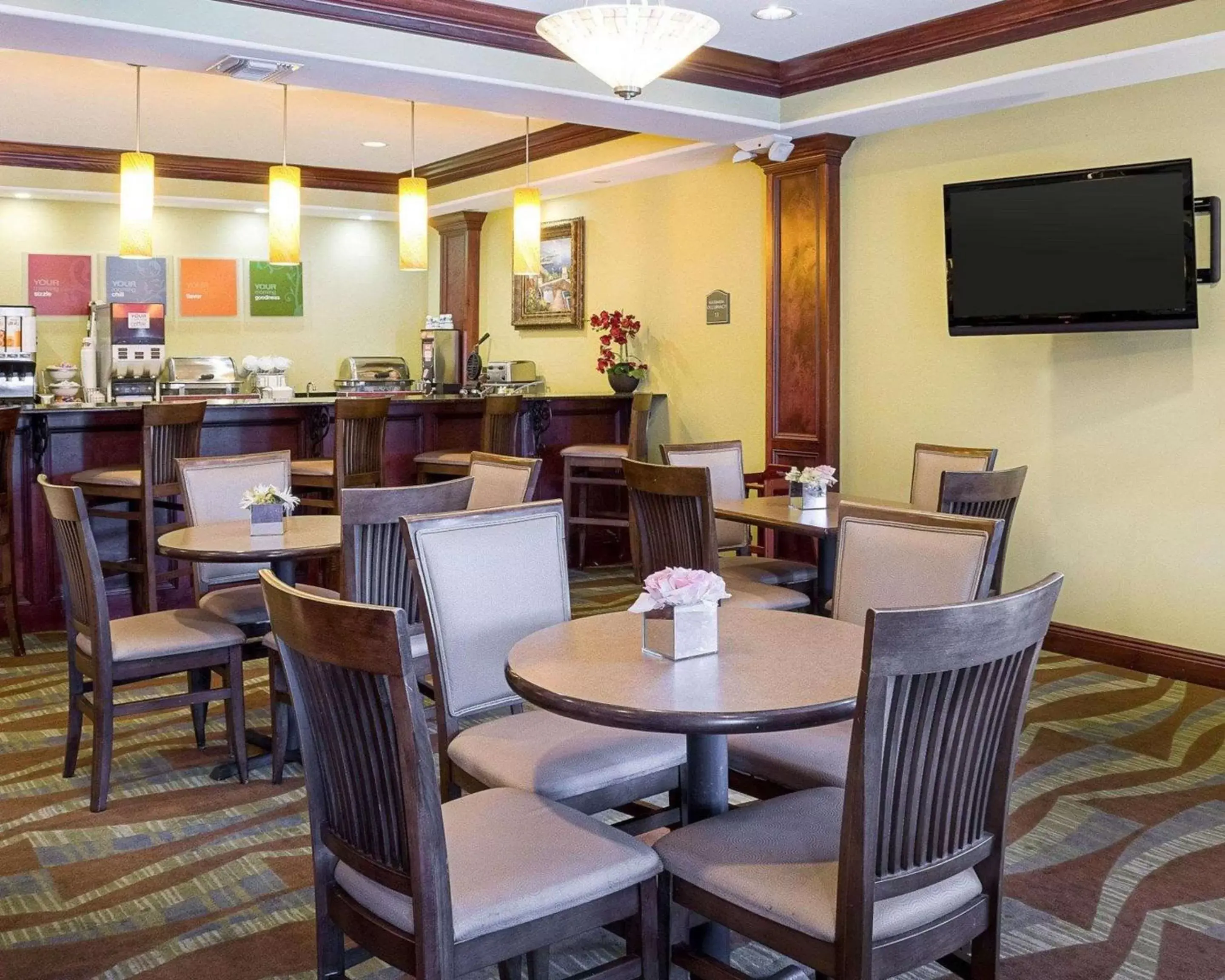 Restaurant/Places to Eat in Comfort Suites Harvey - New Orleans West Bank