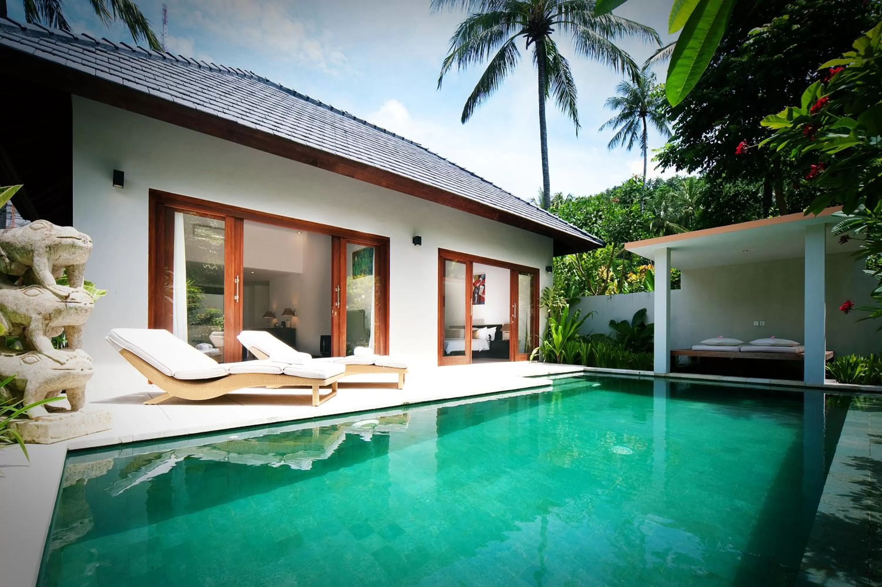 Swimming pool in Kebun Villas & Resort