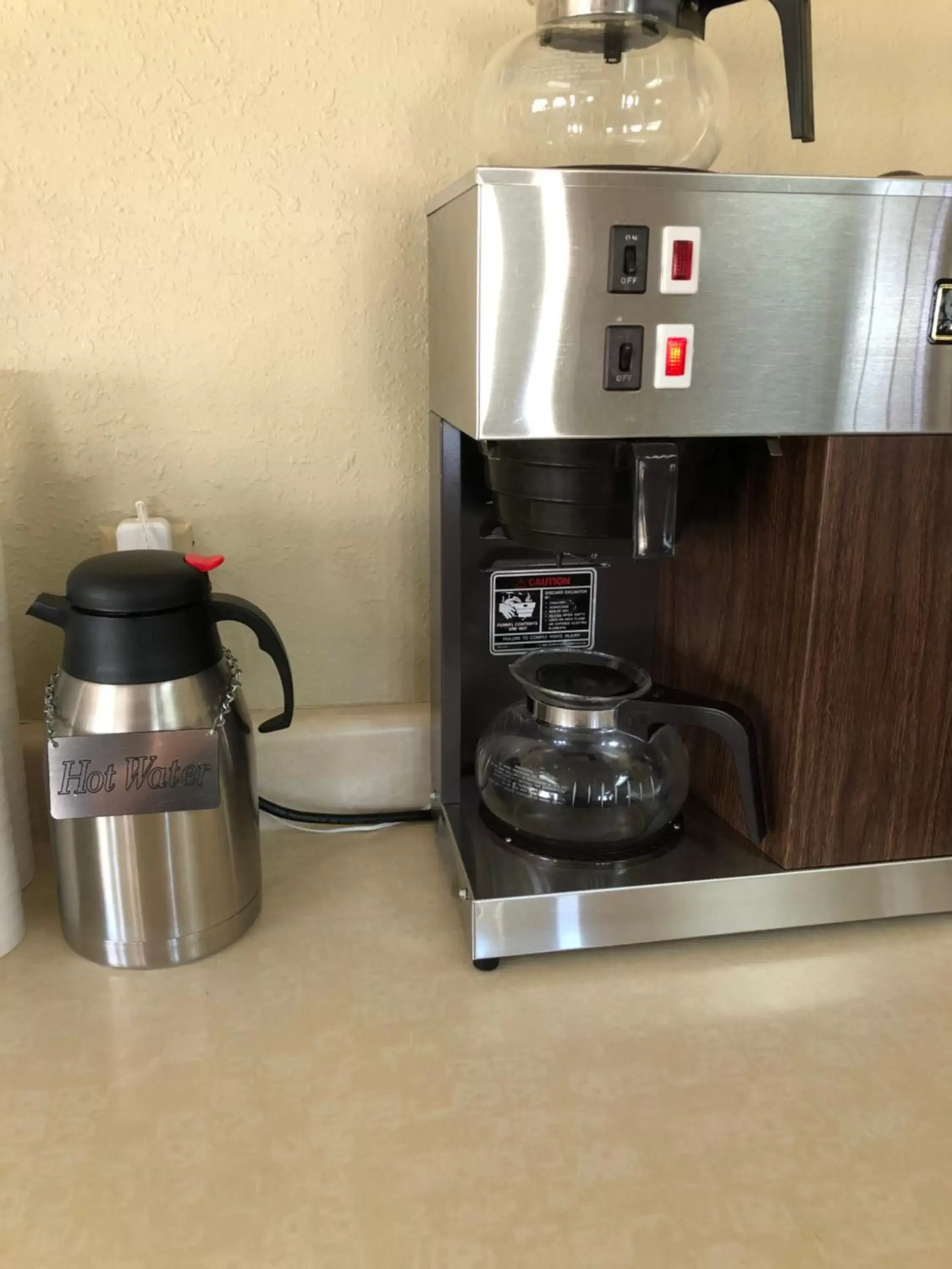 Coffee/Tea Facilities in Honeysuckle Inn