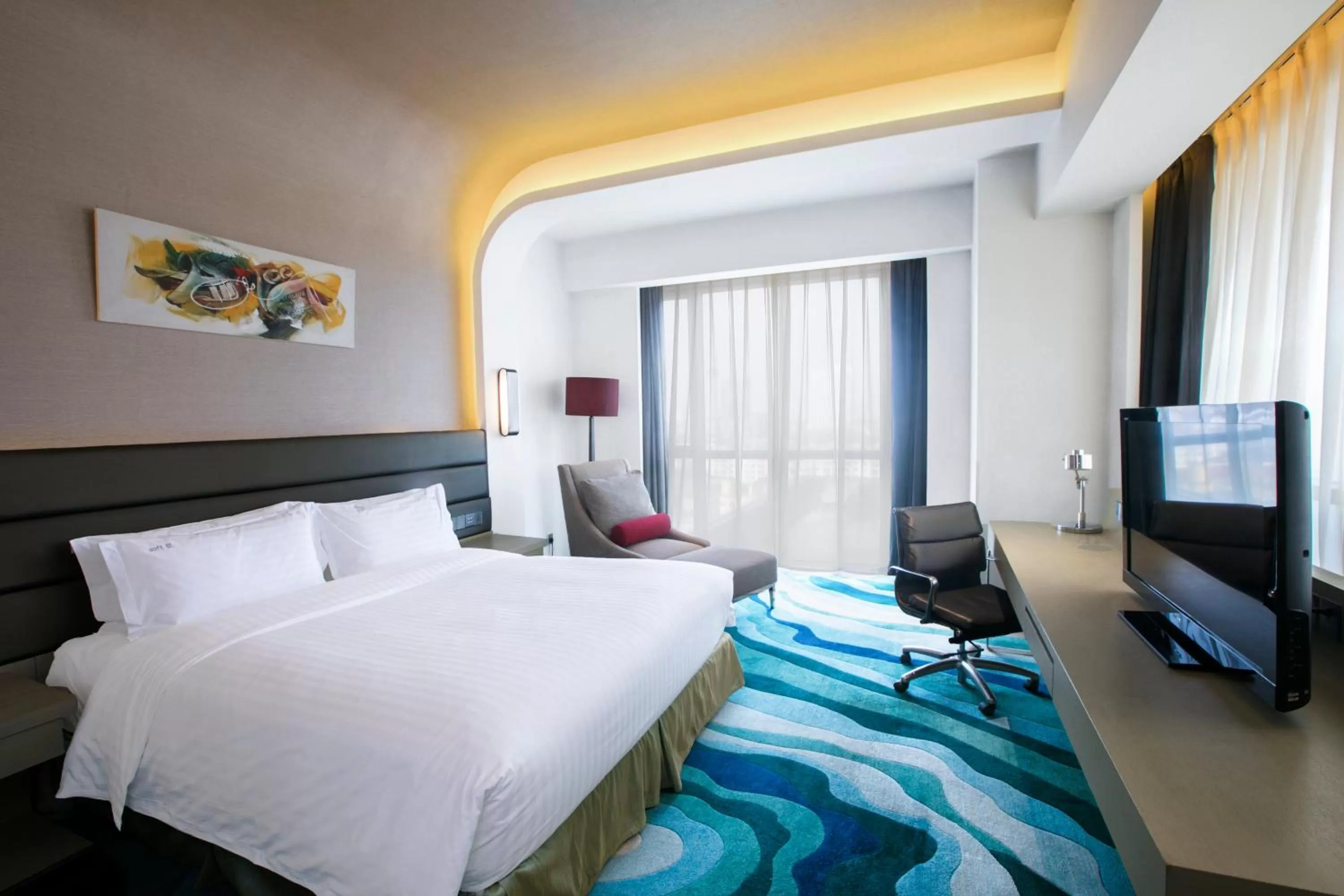 Photo of the whole room, Bed in Holiday Inn Shanghai Songjiang by IHG - Miaoqian Street