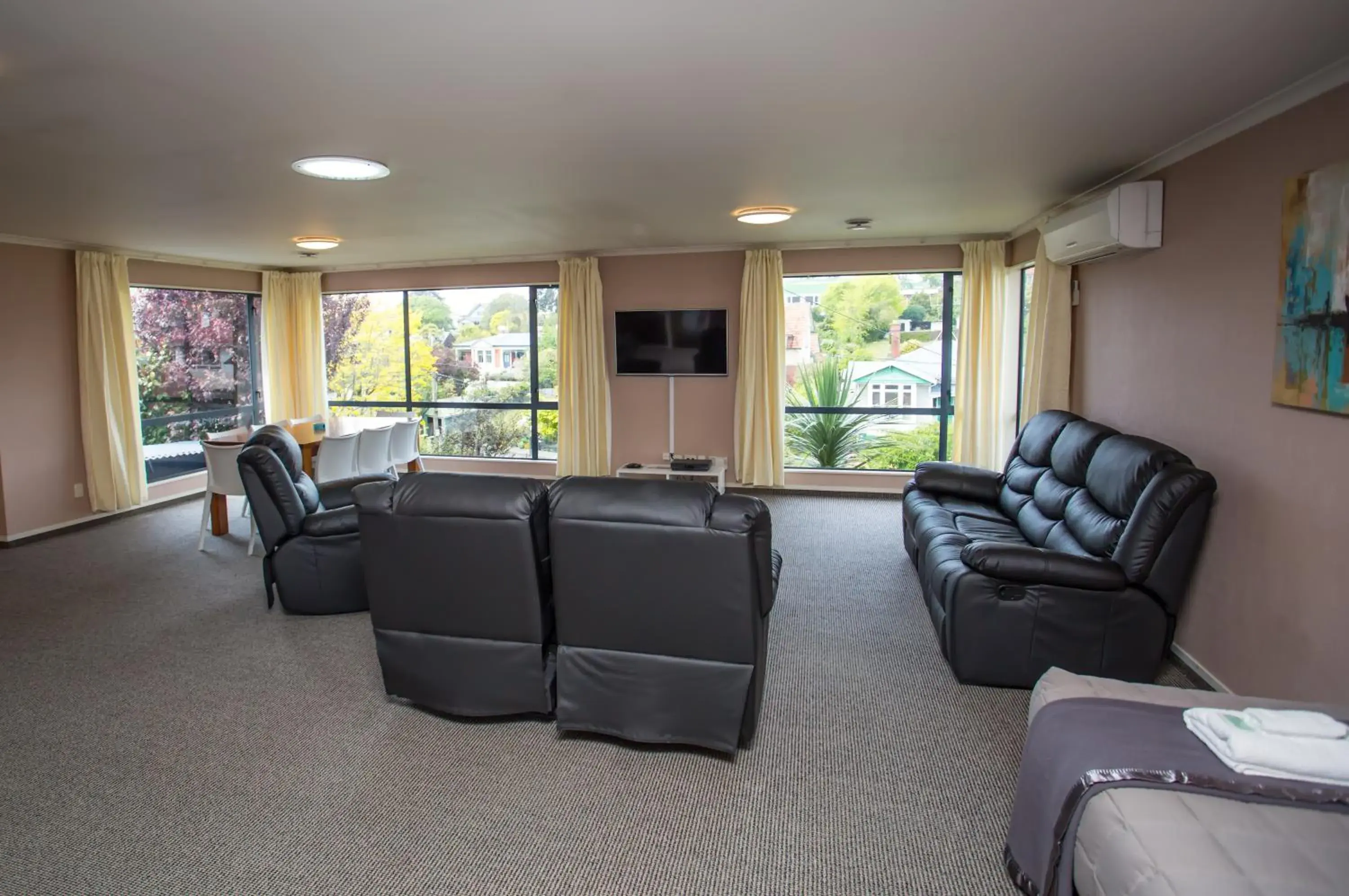 Seating Area in Homestead Lodge Motel