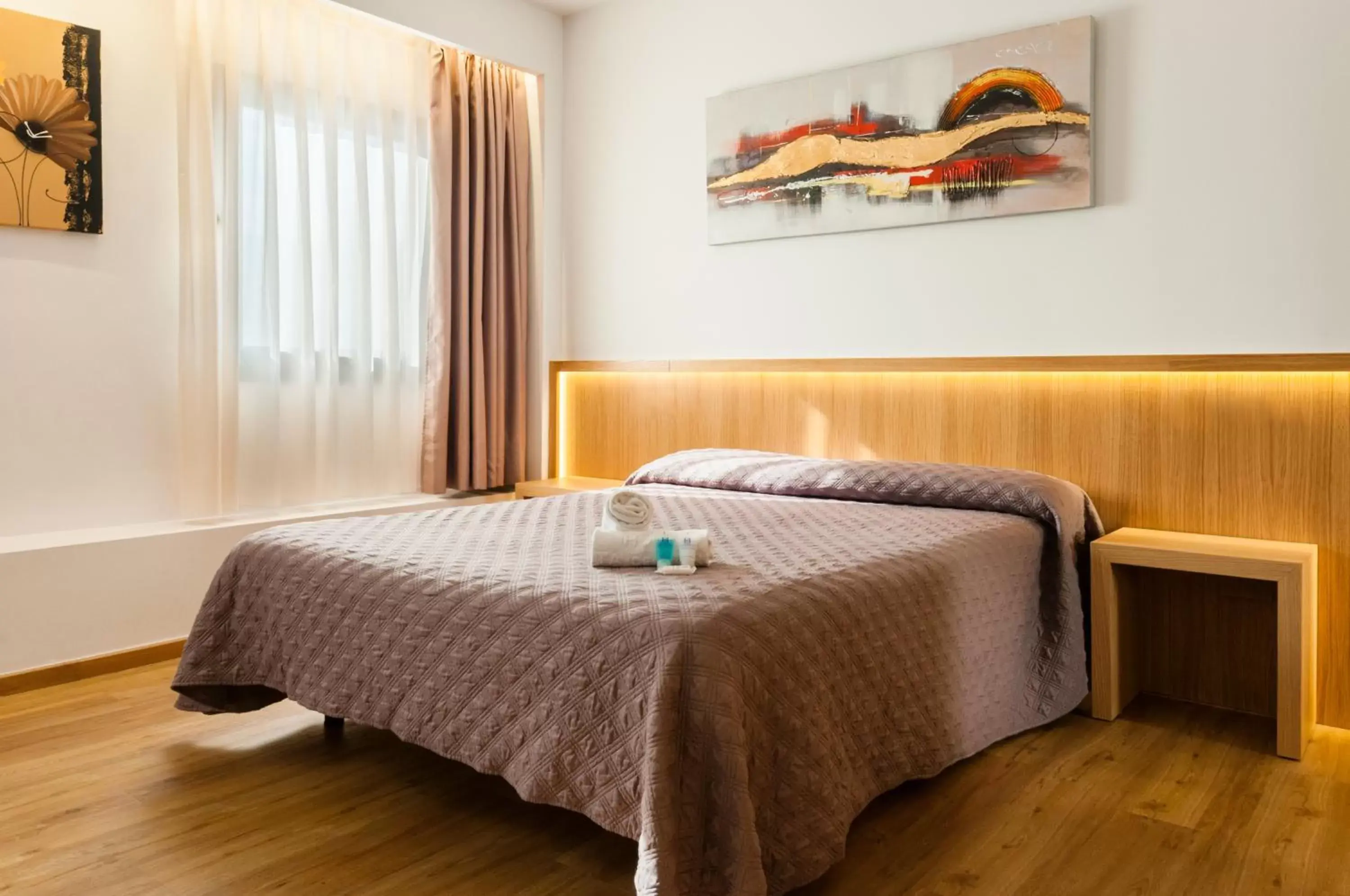 Bedroom, Bed in Hotel Ruta de Europa