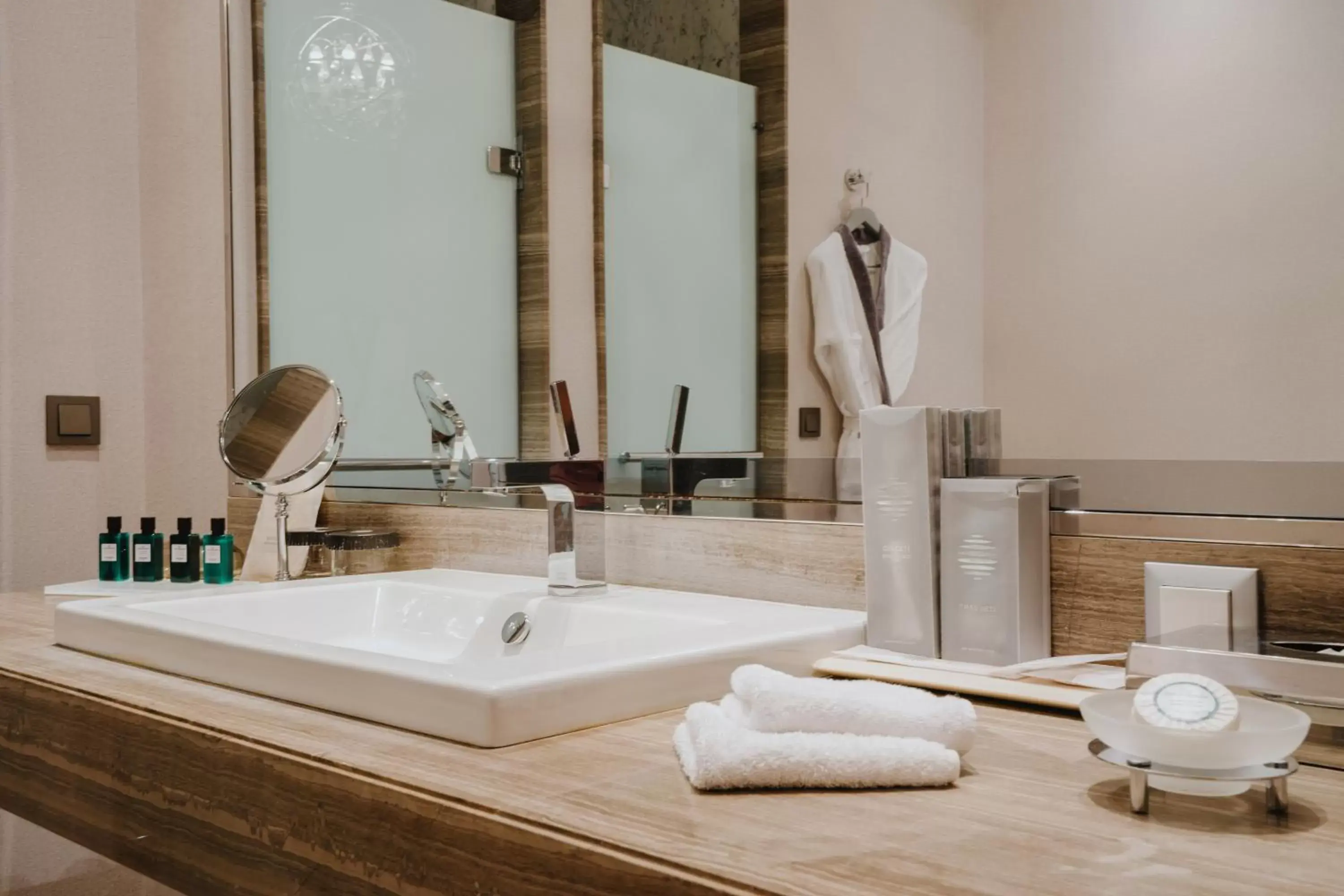 Bathroom in Akra Hotel