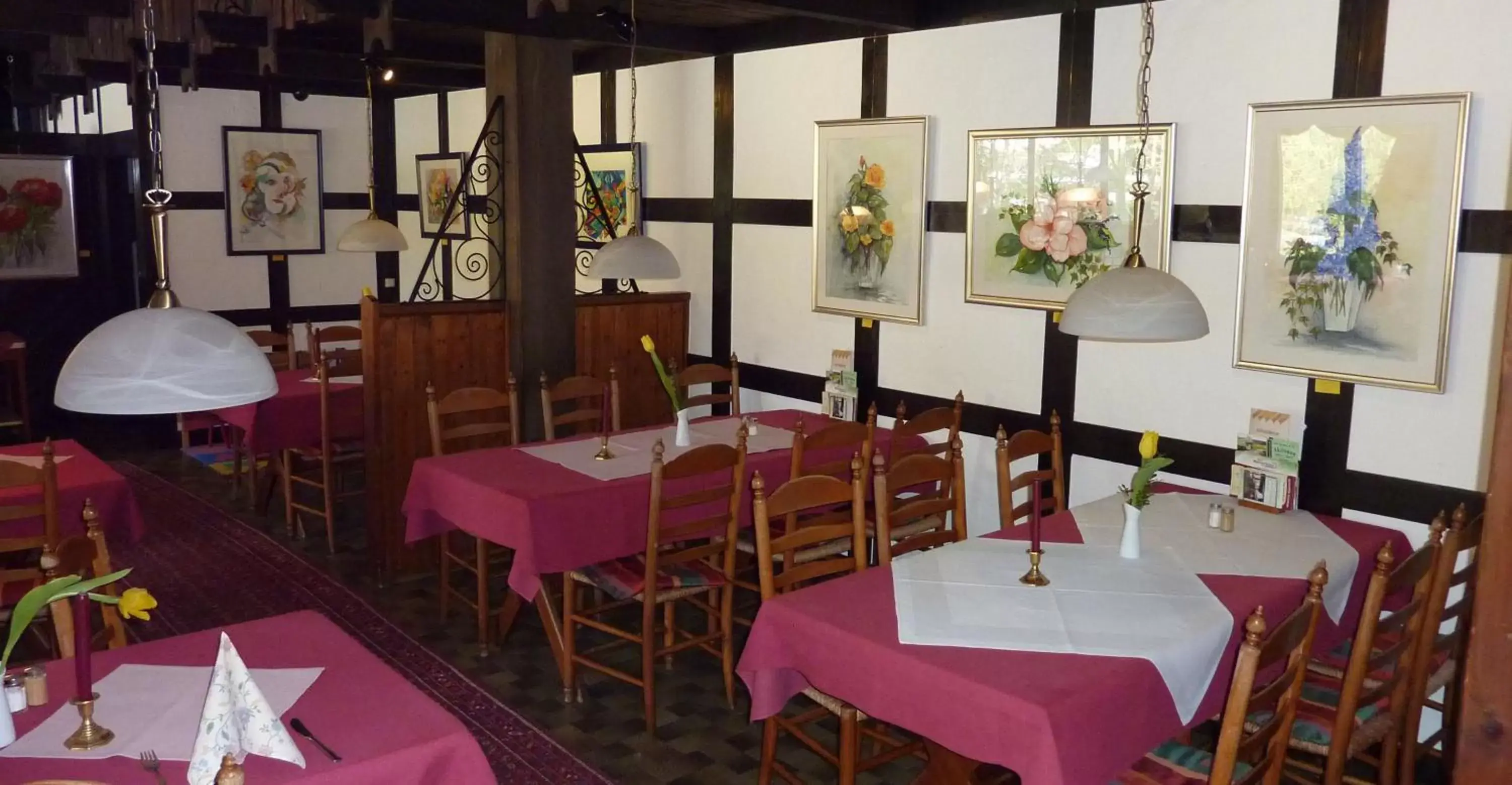 Restaurant/Places to Eat in Akzent Hotel Zur Wasserburg - Hotel Garni bed & breakfast