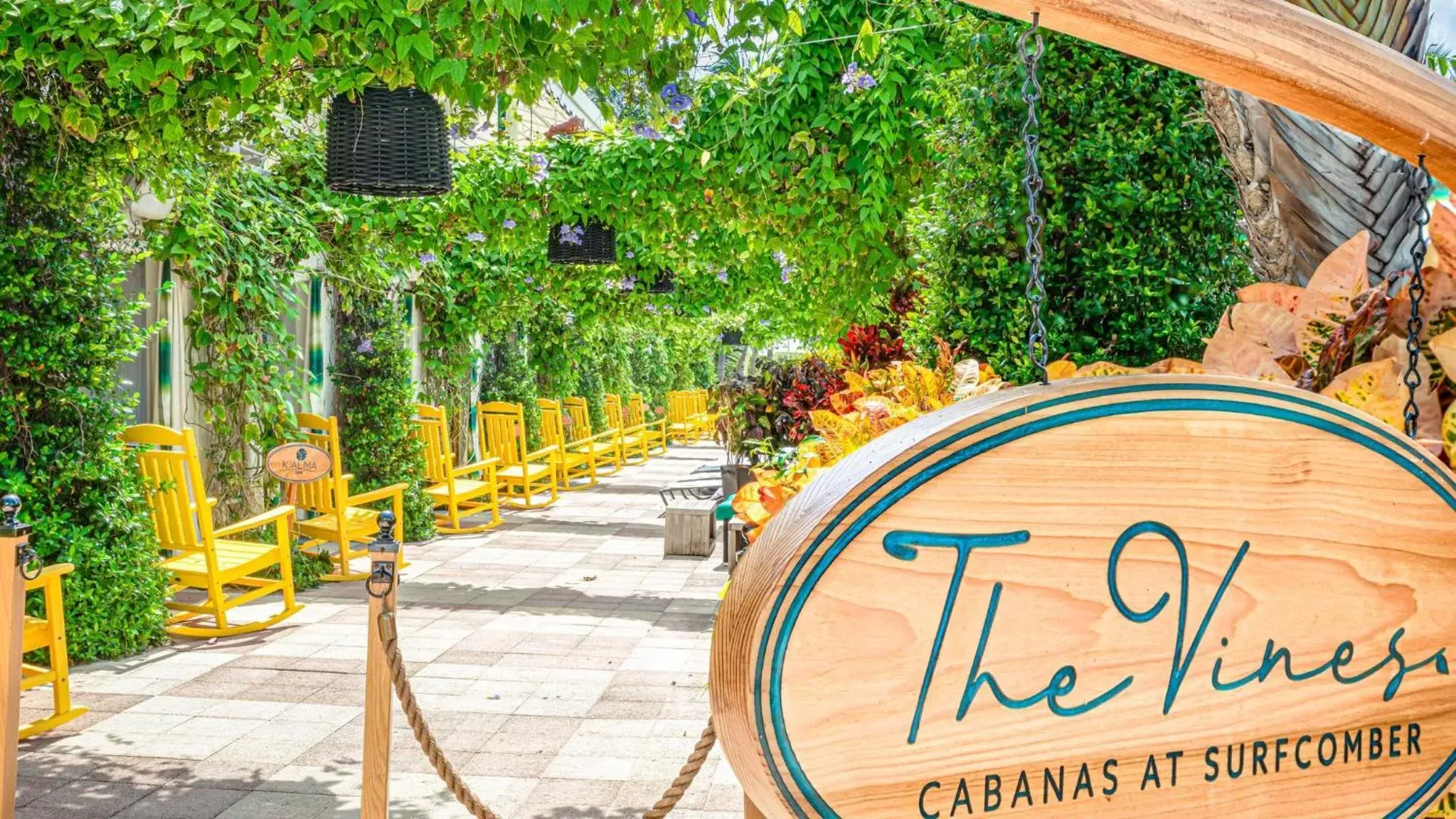 Lobby or reception in Kimpton Surfcomber Hotel by IHG Lobby or reception in Kimpton Surfcomber Hotel by IHG