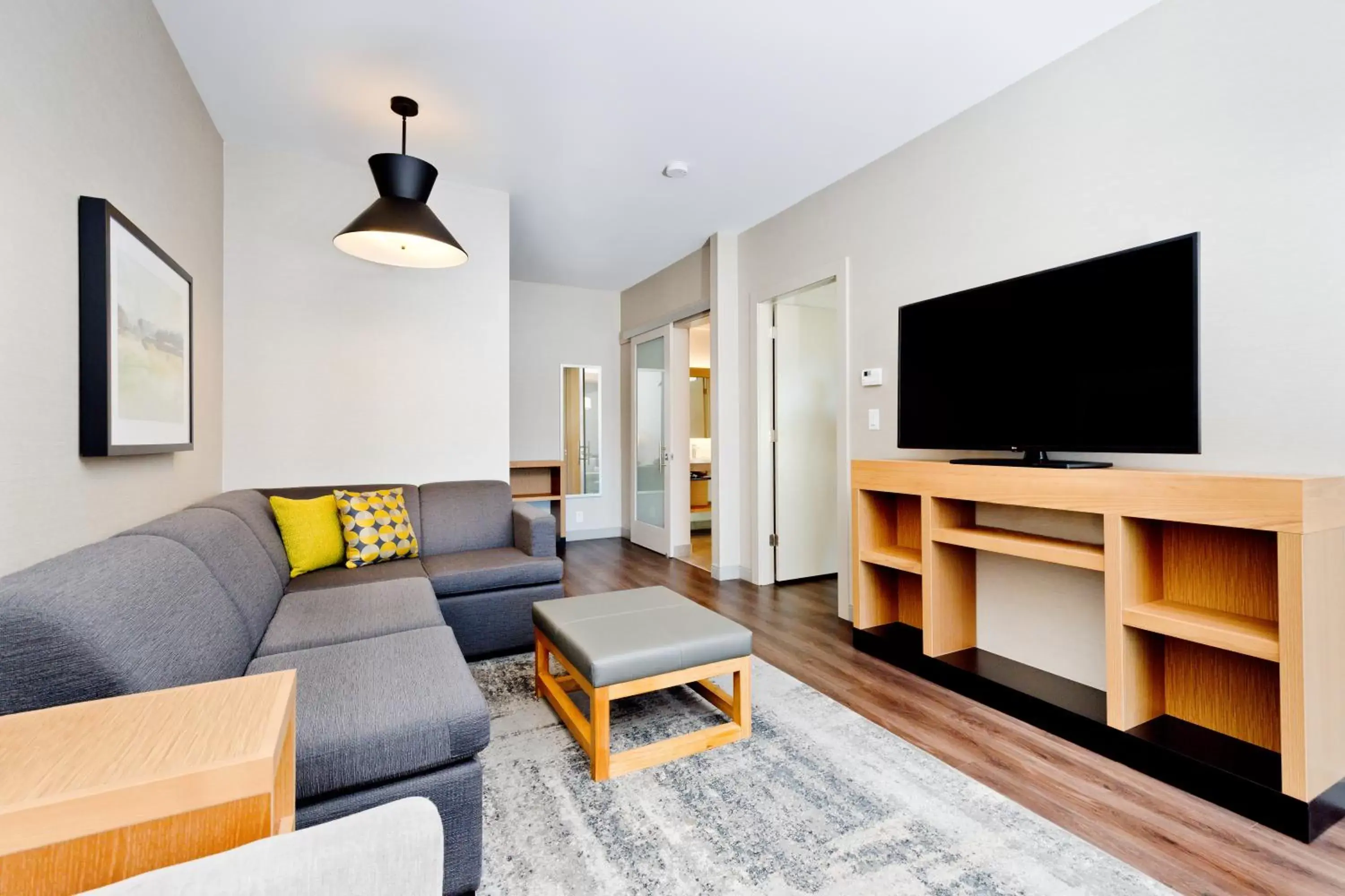 Living room in Hyatt Place Kelowna