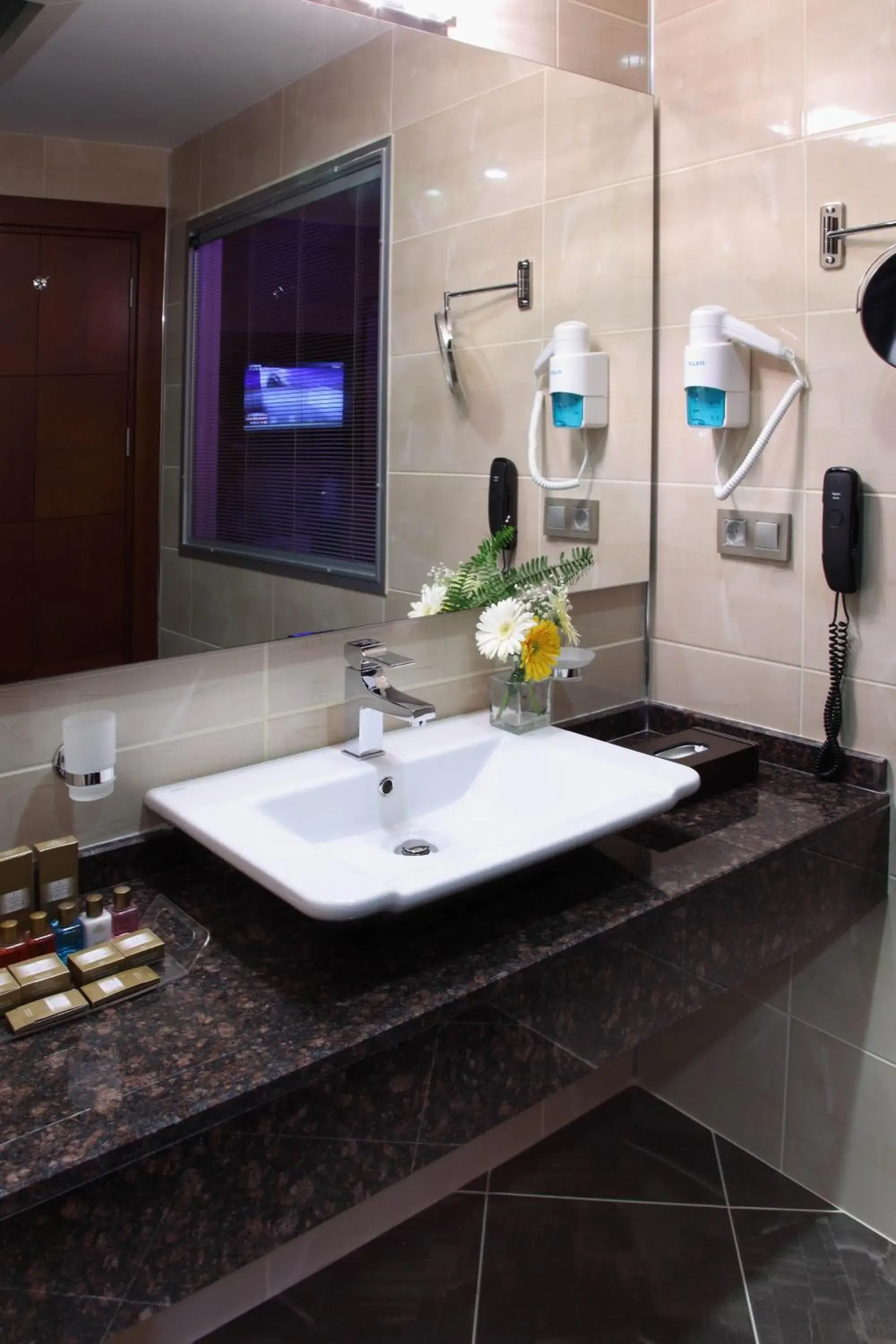 Bathroom in Hotel Senbayrak City