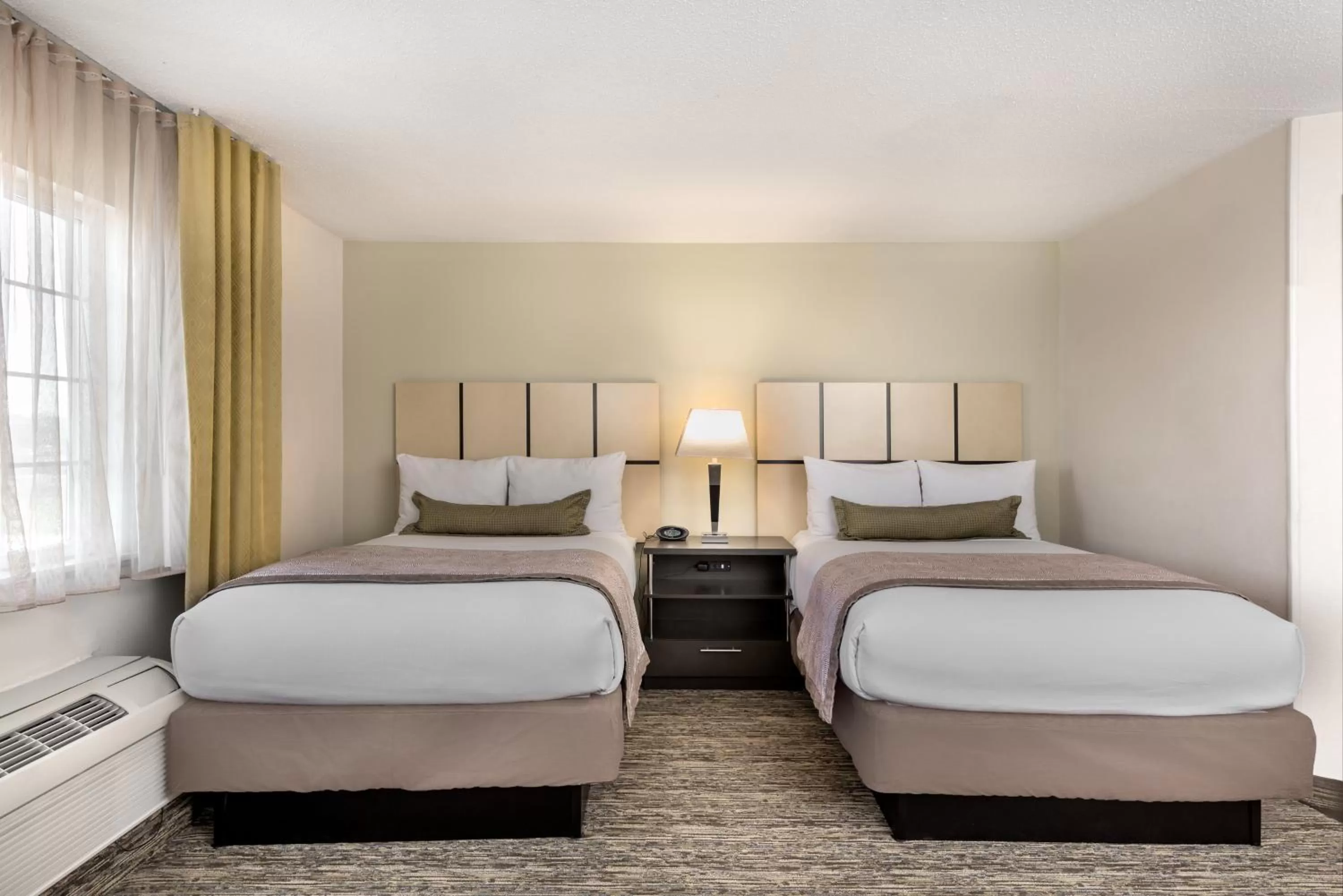 Photo of the whole room, Bed in Candlewood Suites Sterling by IHG