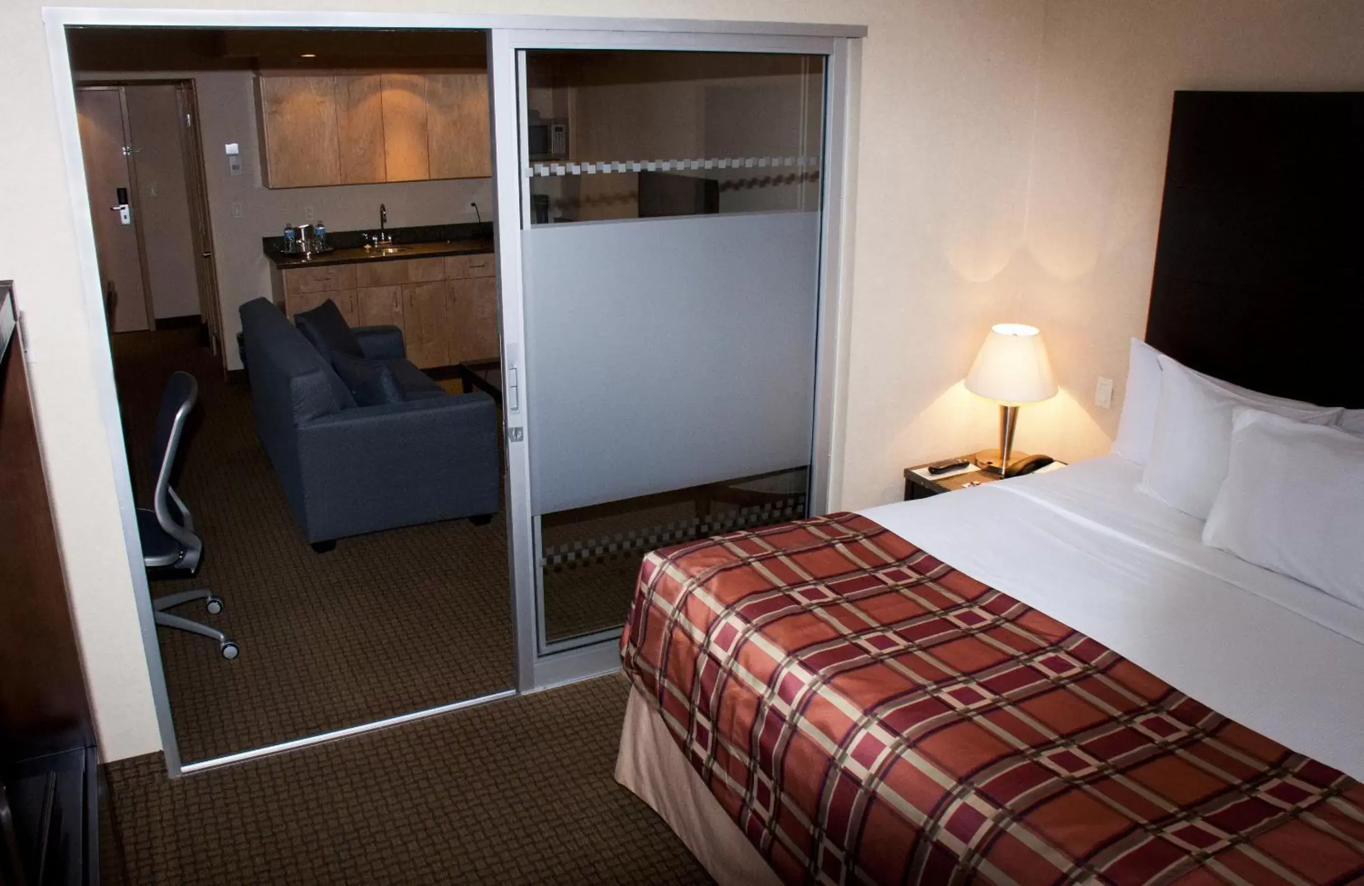 Bedroom in Radisson Hotel & Suites Red Deer