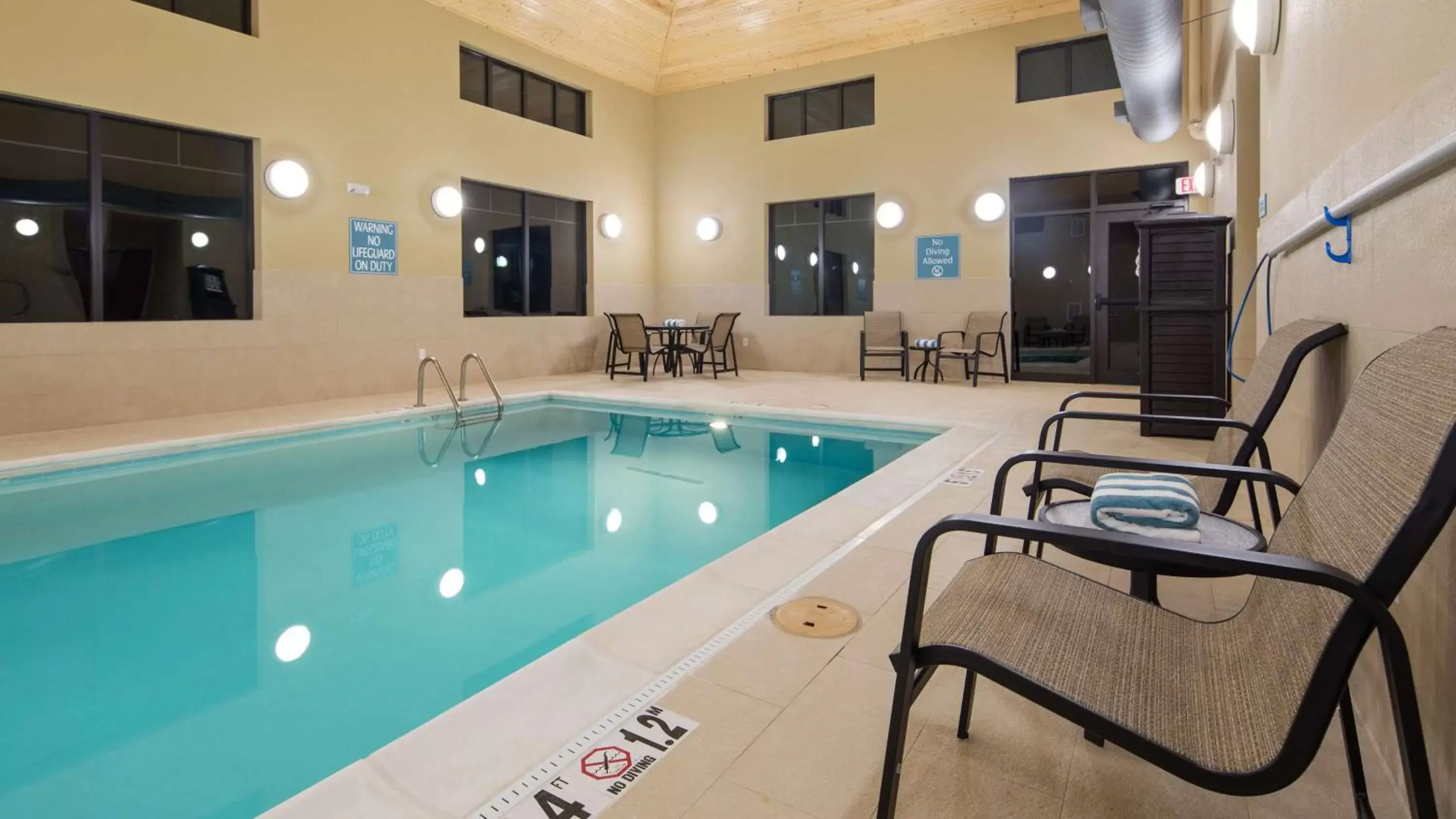 Activities, Swimming Pool in Best Western Plus Tuscumbia/Muscle Shoals Hotel & Suites