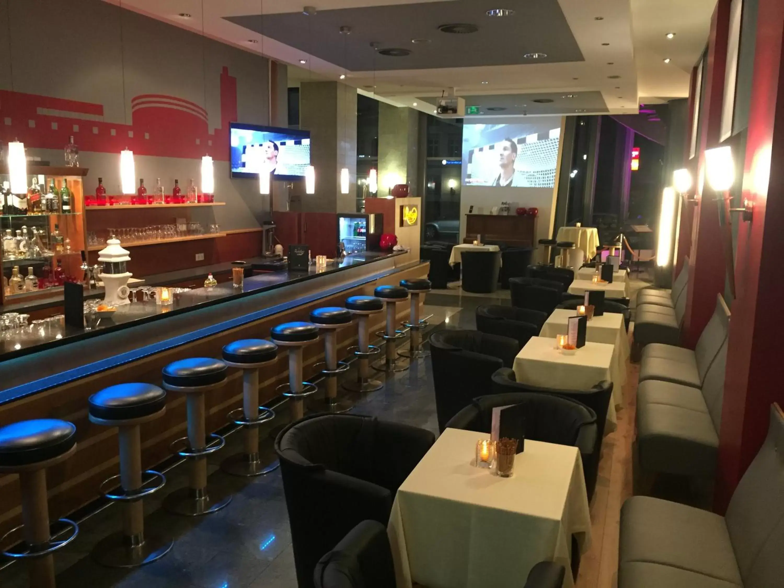 Lounge or bar, Restaurant/Places to Eat in City Hotel Suhl
