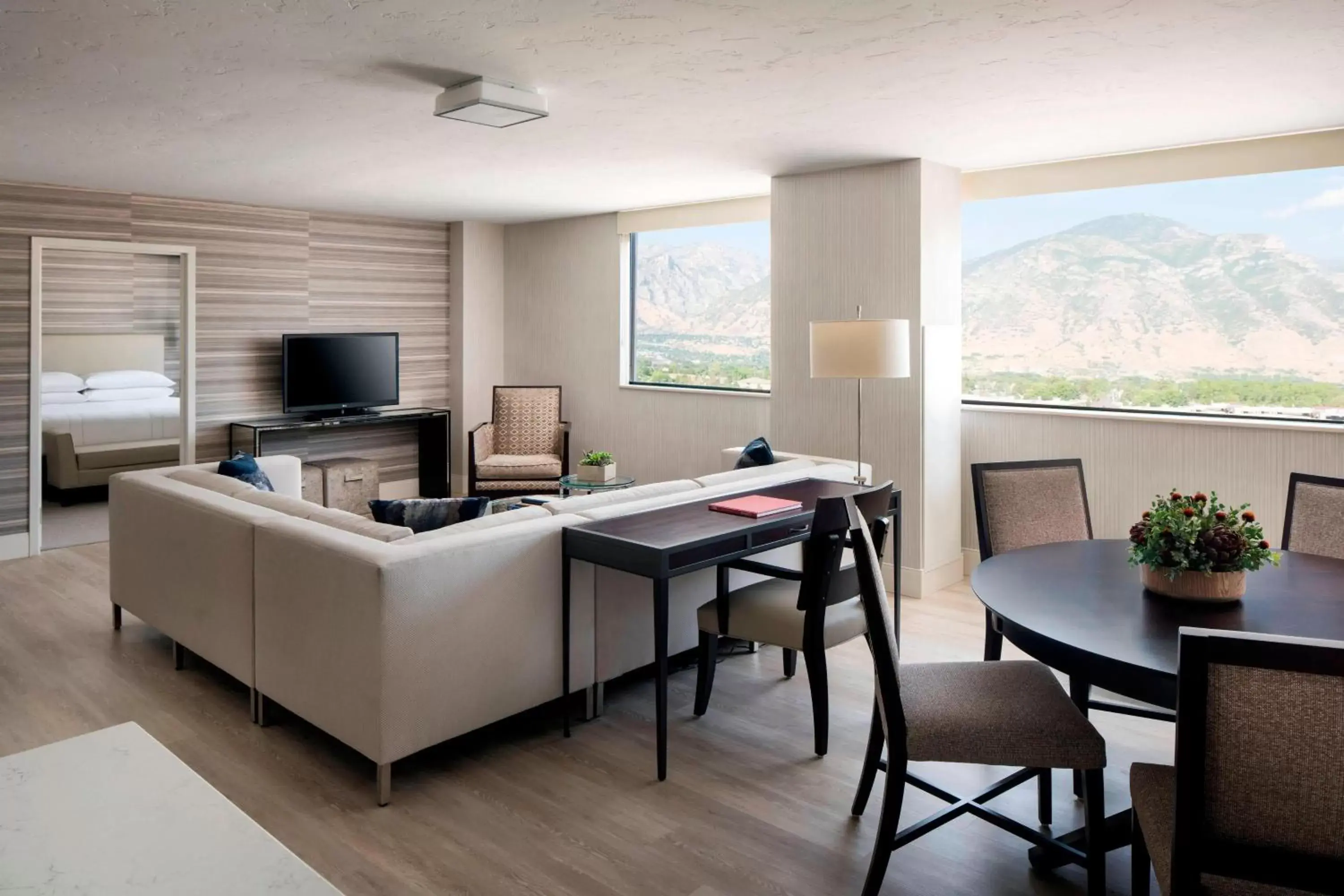 Living room, Seating Area in Provo Marriott Hotel & Conference Center