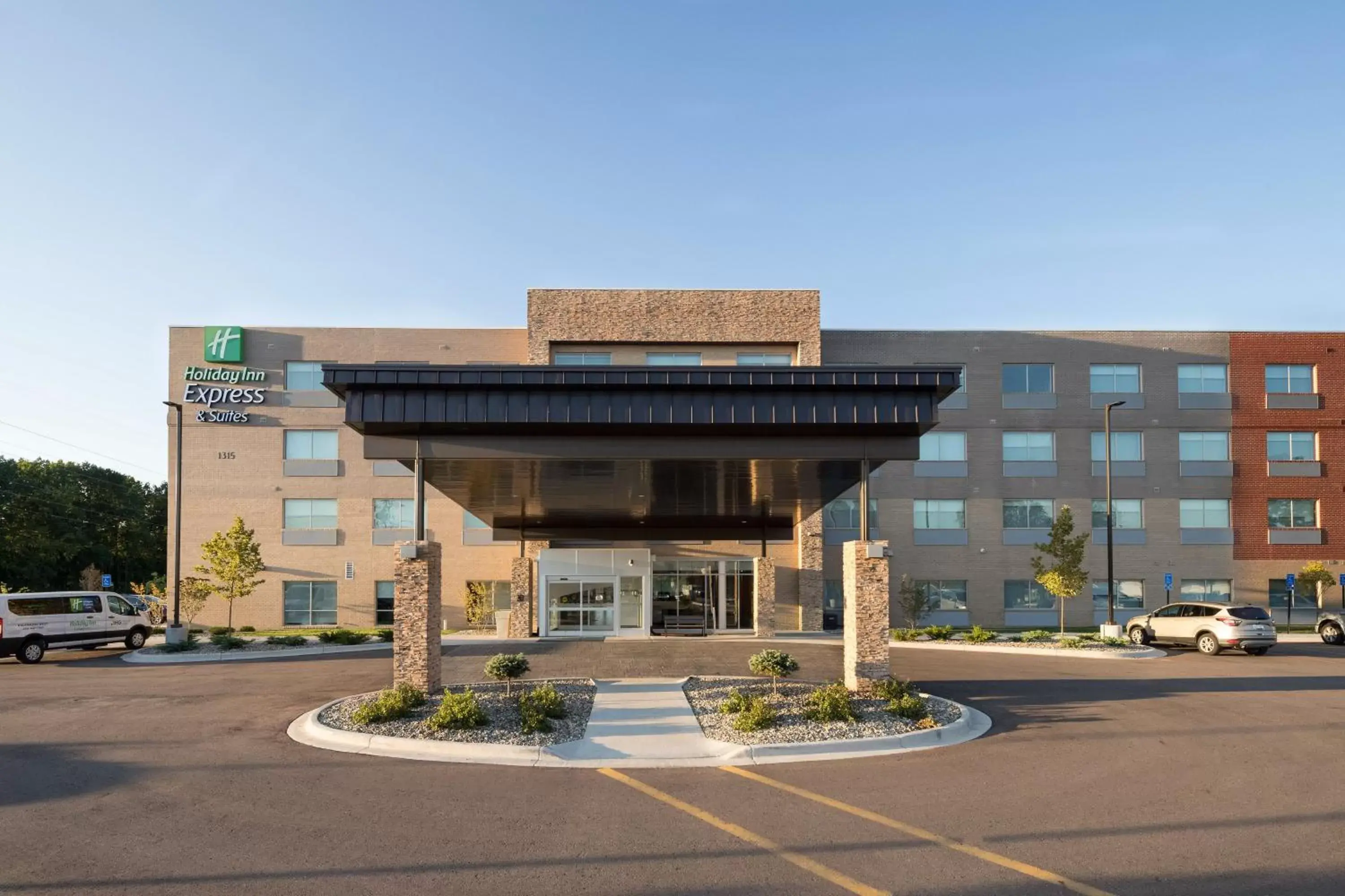 Property Building in Holiday Inn Express & Suites - Kalamazoo West, an IHG Hotel