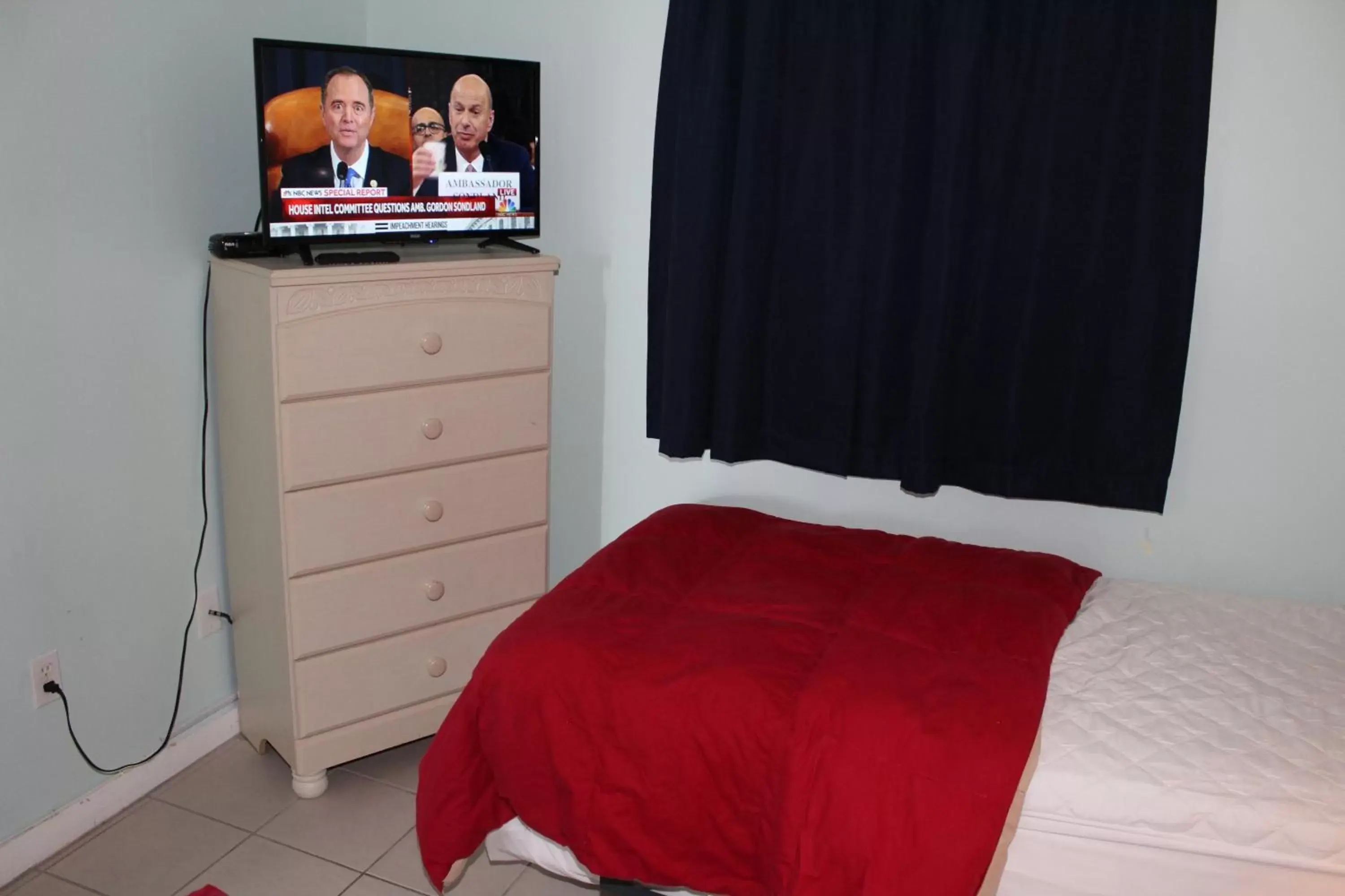 Bed, TV/Entertainment Center in Myrtle Beach Resort