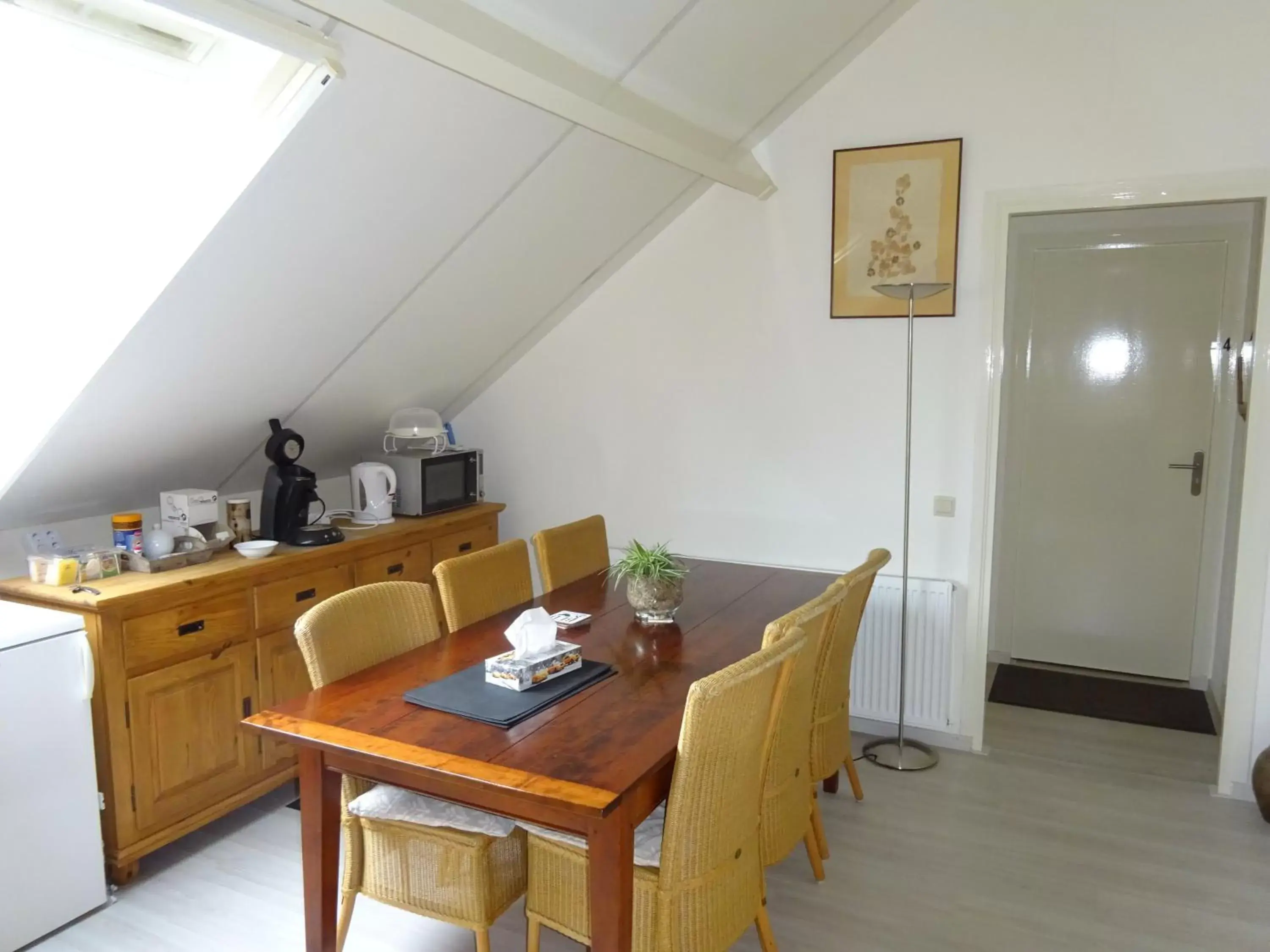 Dining Area in B&B Mendelts