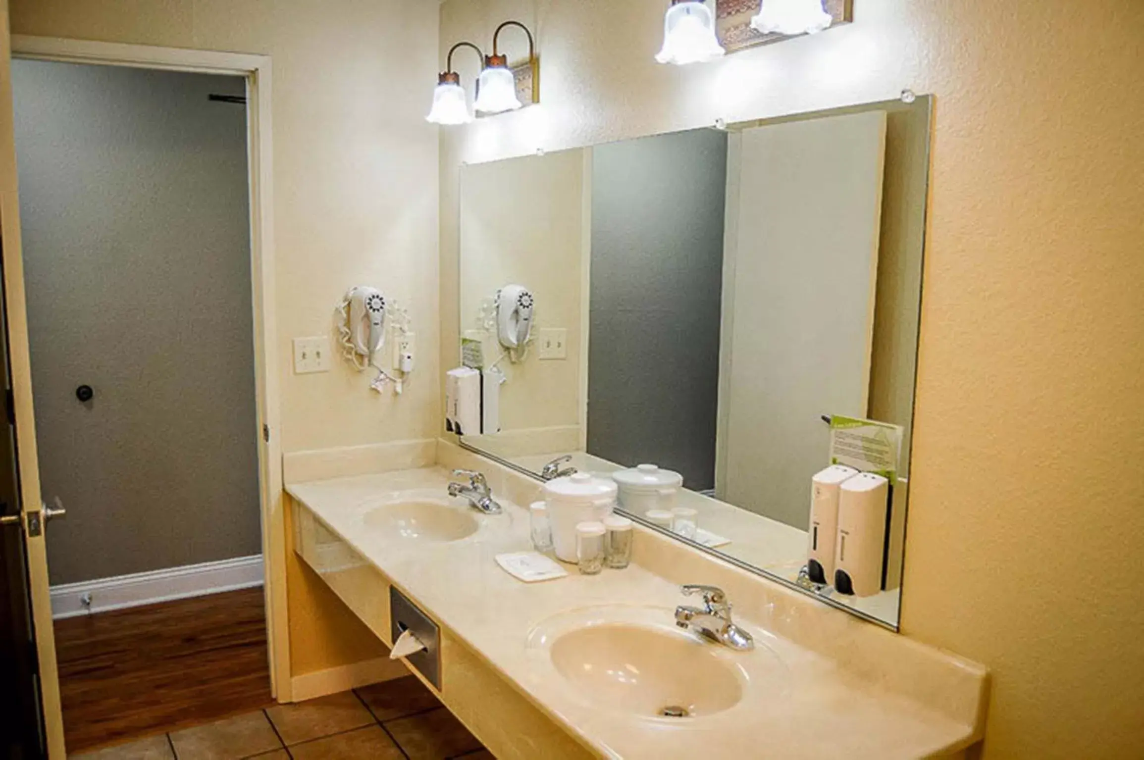 Bathroom in Stratford Inn