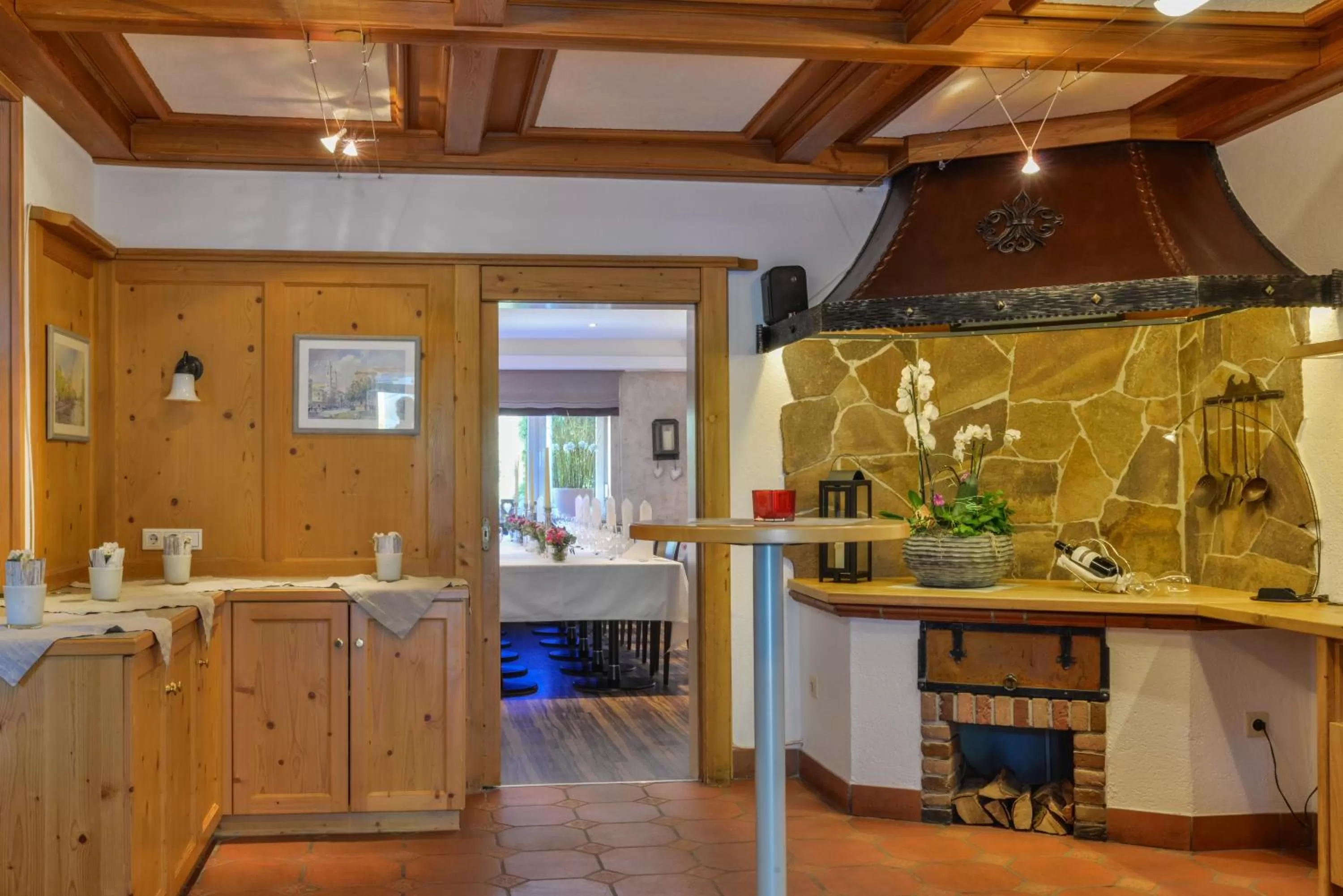 Restaurant/places to eat in Hotel Schiller