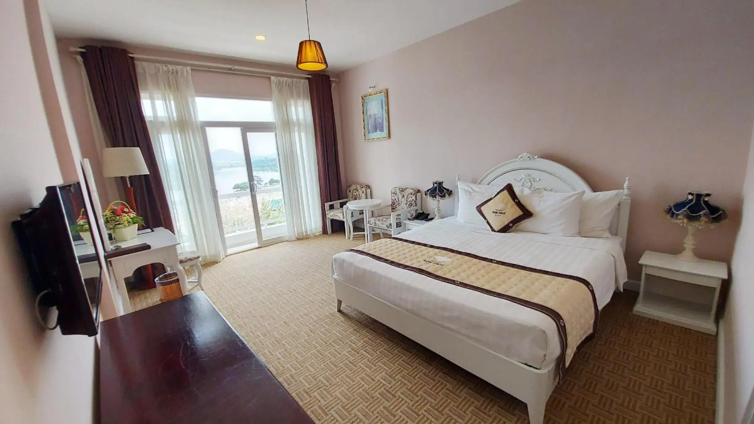 Bedroom, Bed in Ngoc Phat Dalat Hotel