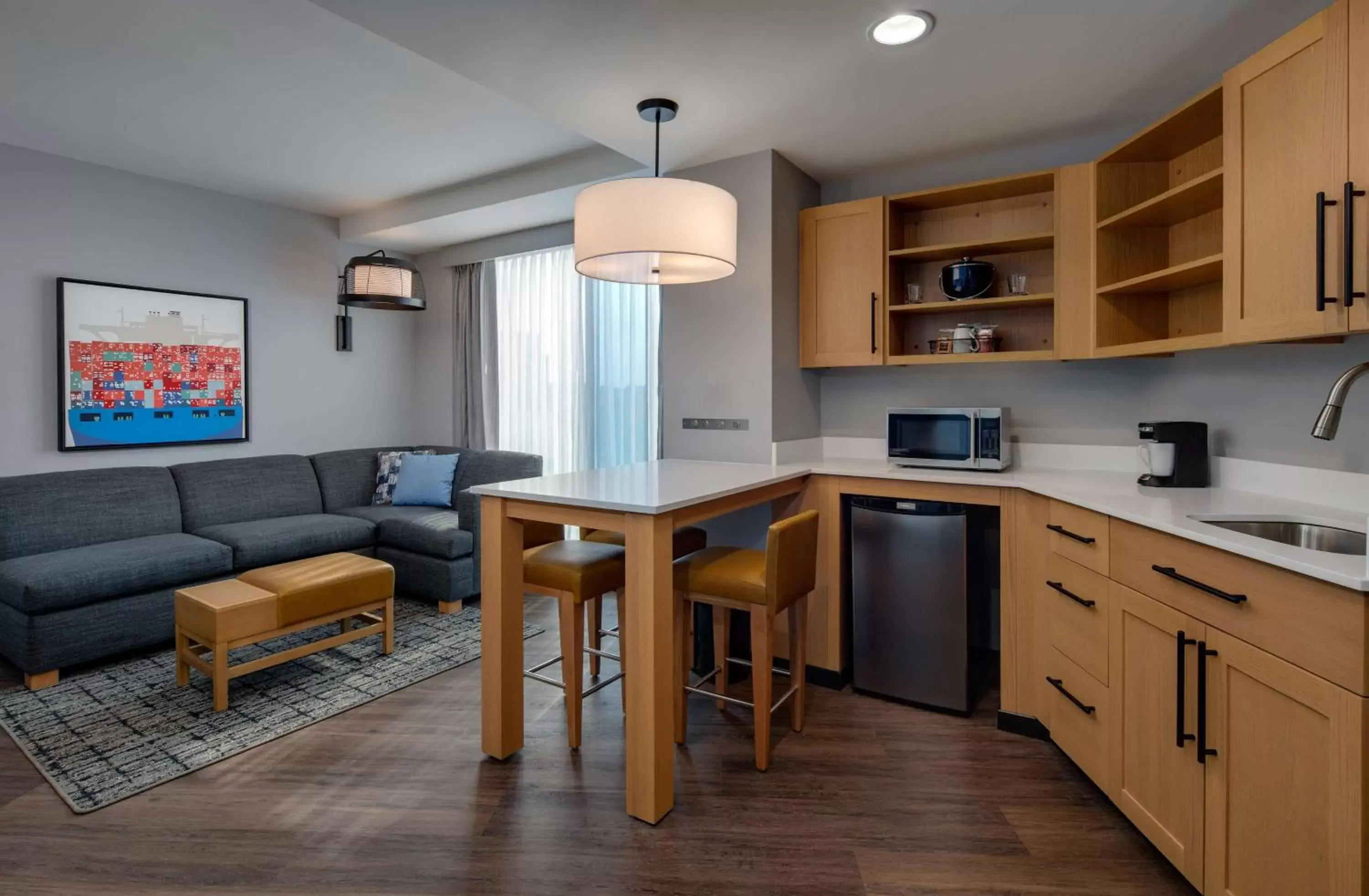 Photo of the whole room, Kitchen/Kitchenette in Hyatt Place Boston/Seaport District