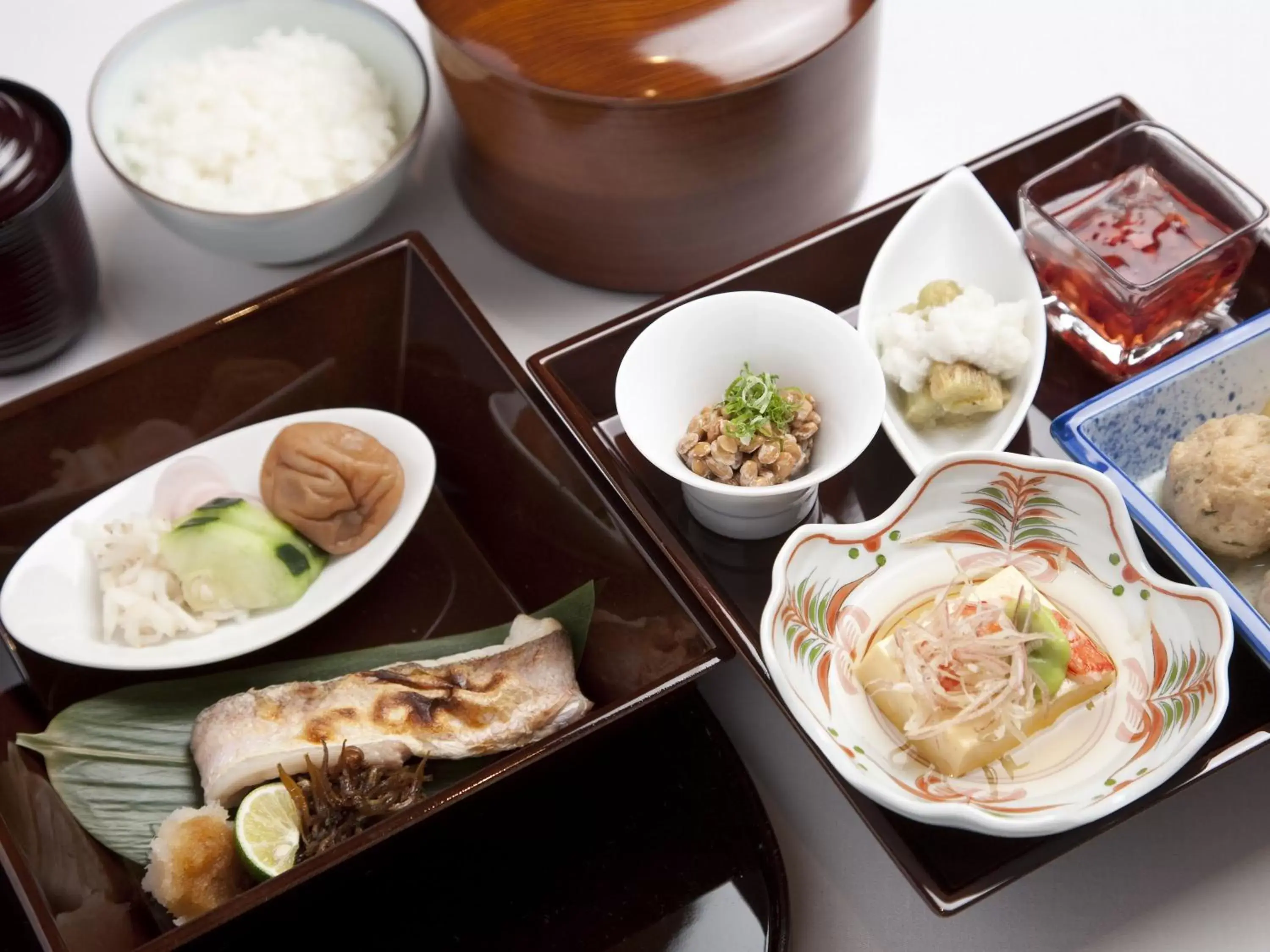 Food and drinks in Hotel La Suite Kobe Harborland
