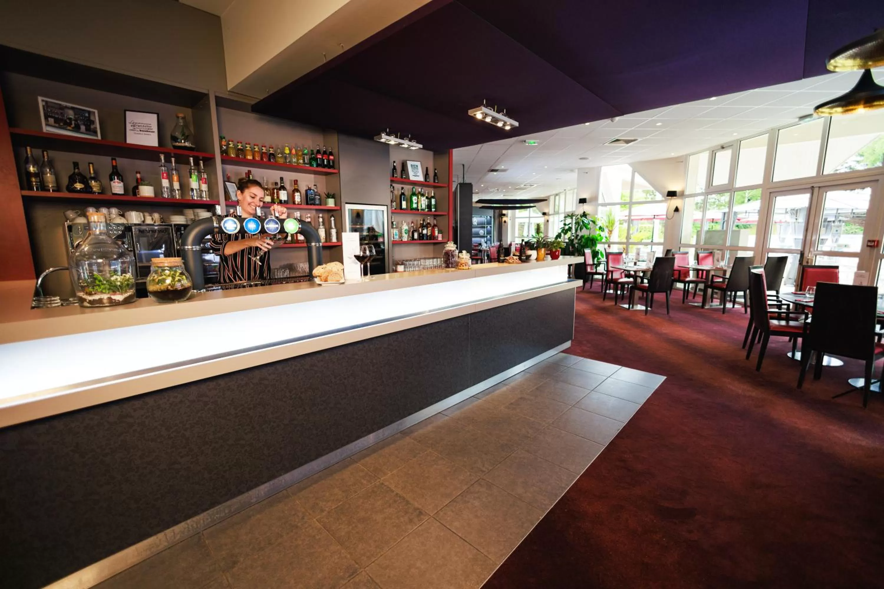 Restaurant/places to eat in Mercure Tours Nord