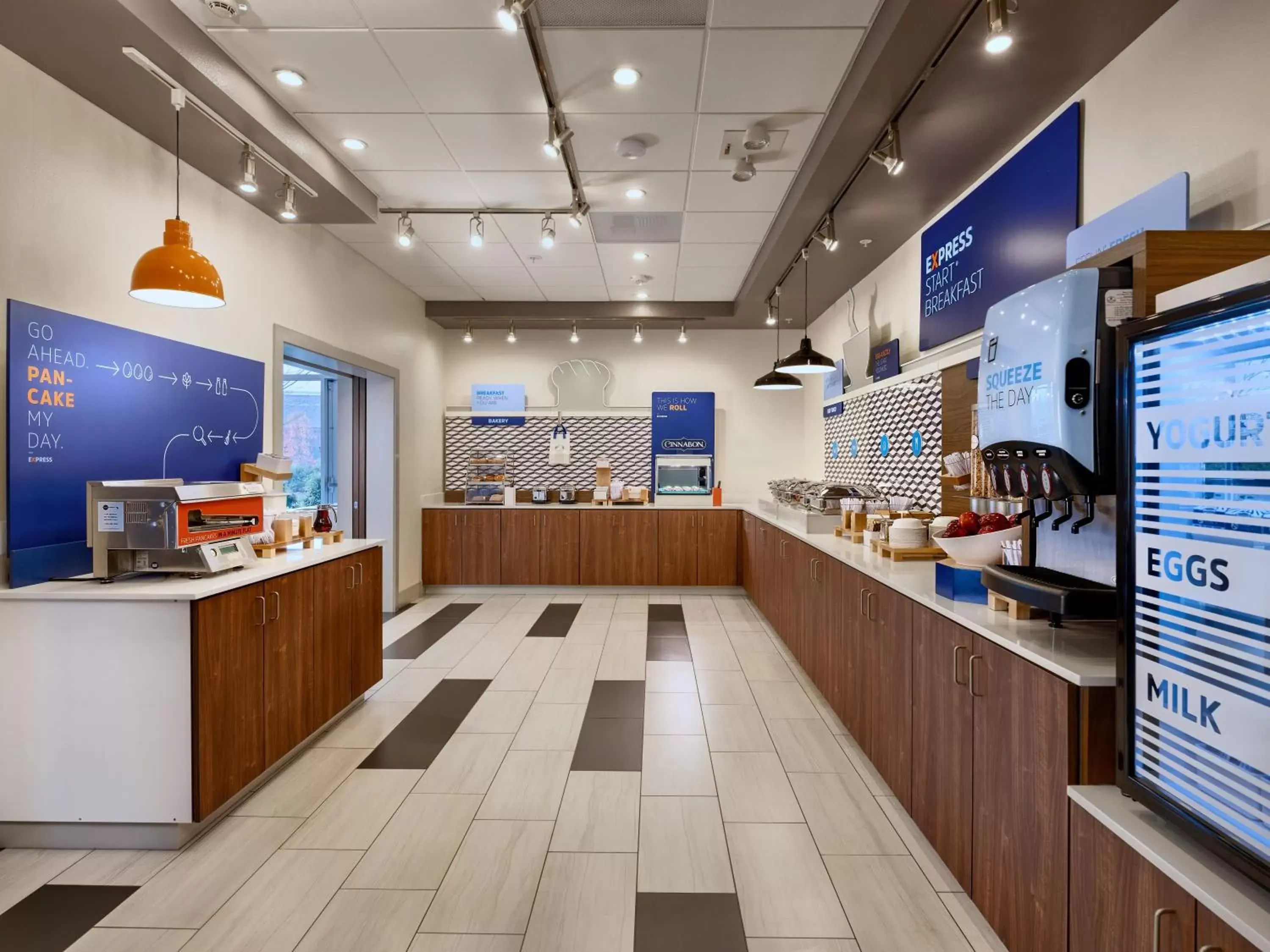 Breakfast in Holiday Inn Express & Suites Salem North - Keizer by IHG Breakfast in Holiday Inn Express & Suites Salem North - Keizer by IHG