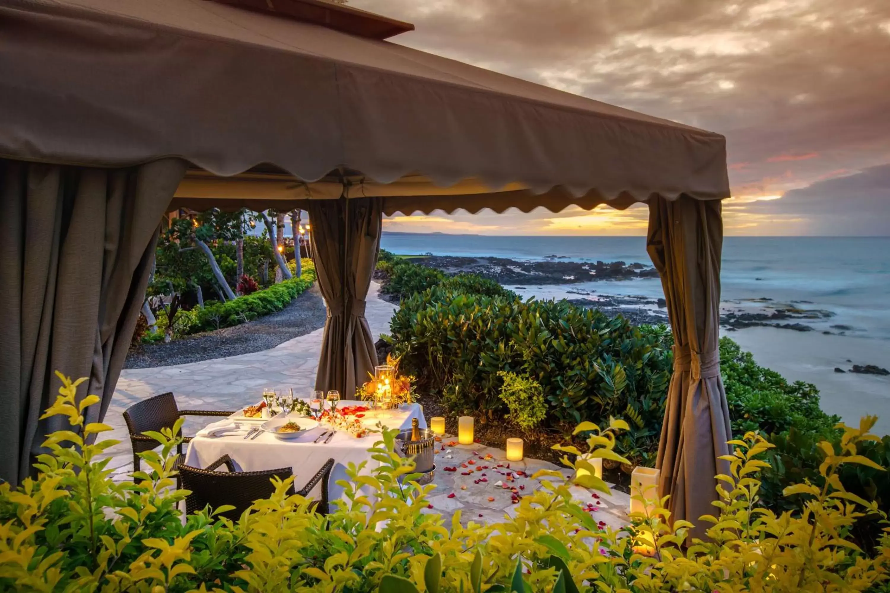 Dining area, Restaurant/Places to Eat in Hilton Waikoloa Village