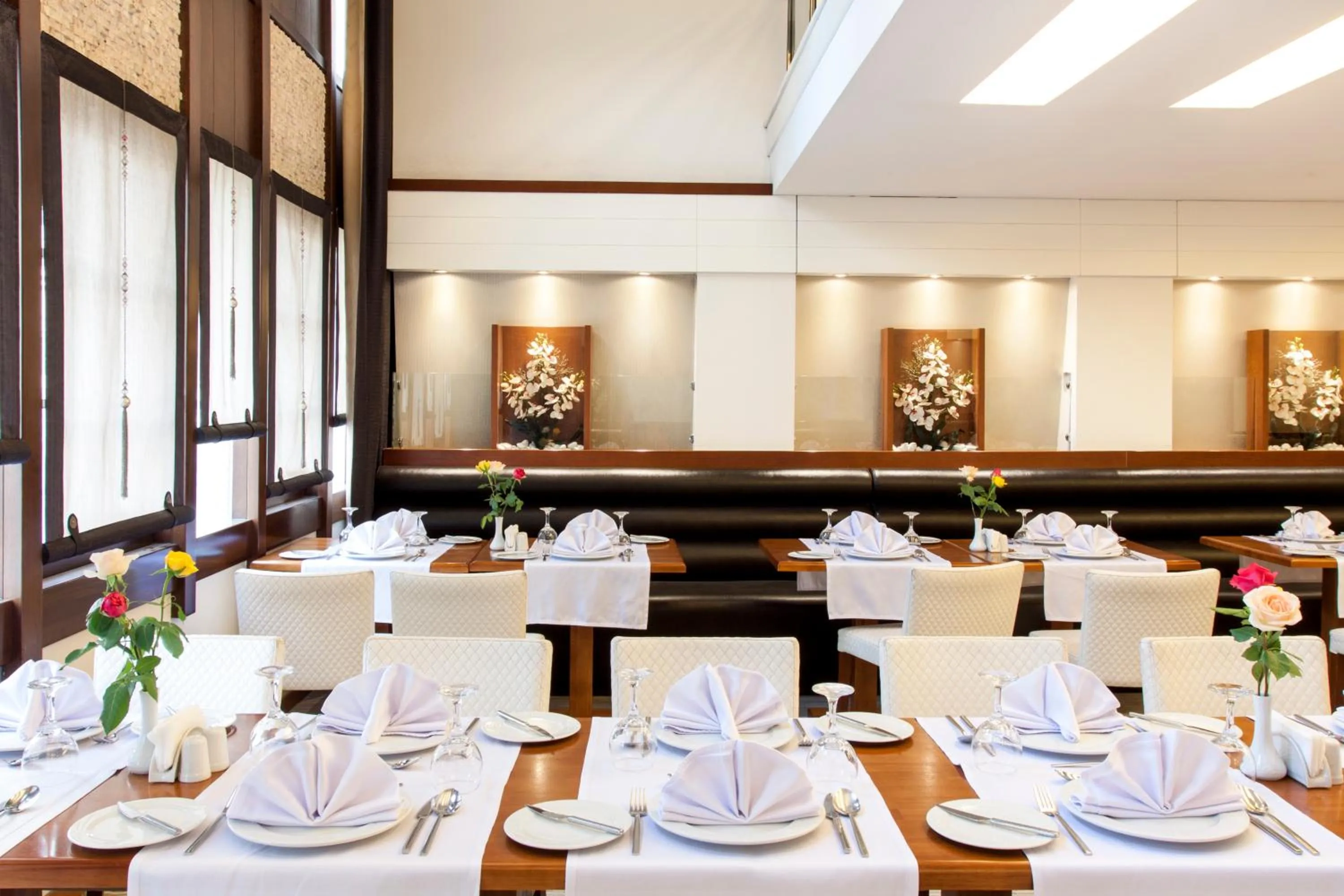 Restaurant/places to eat in Blanca Hotel