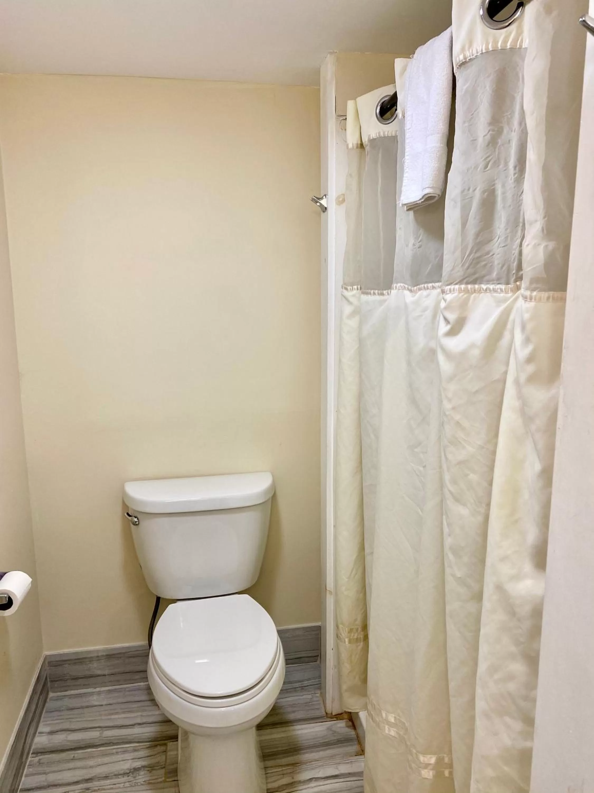 Days Inn by Wyndham Lincoln