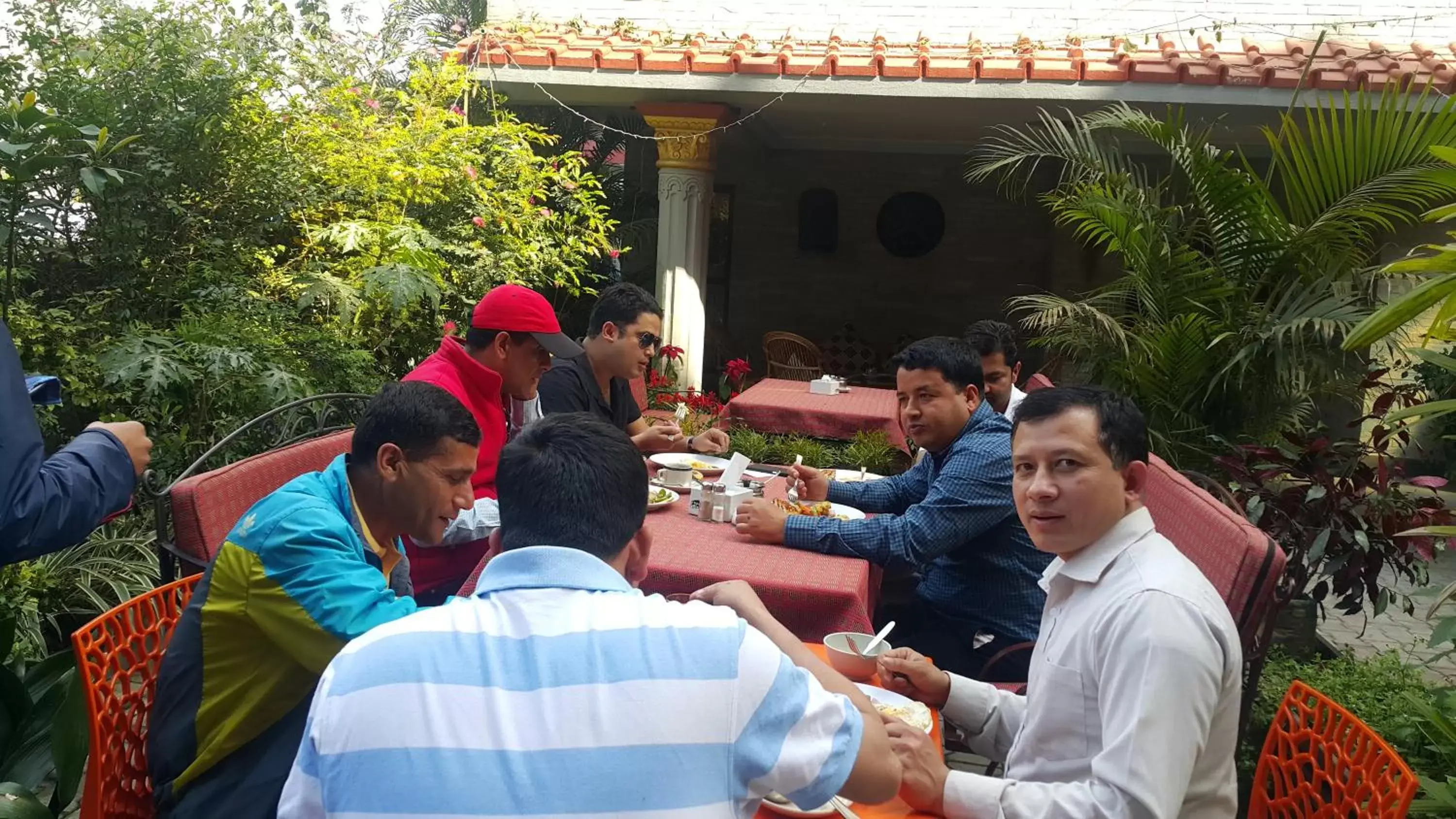 Restaurant/places to eat in Hotel Middle Path & Spa Restaurant/places to eat in Hotel Middle Path & Spa