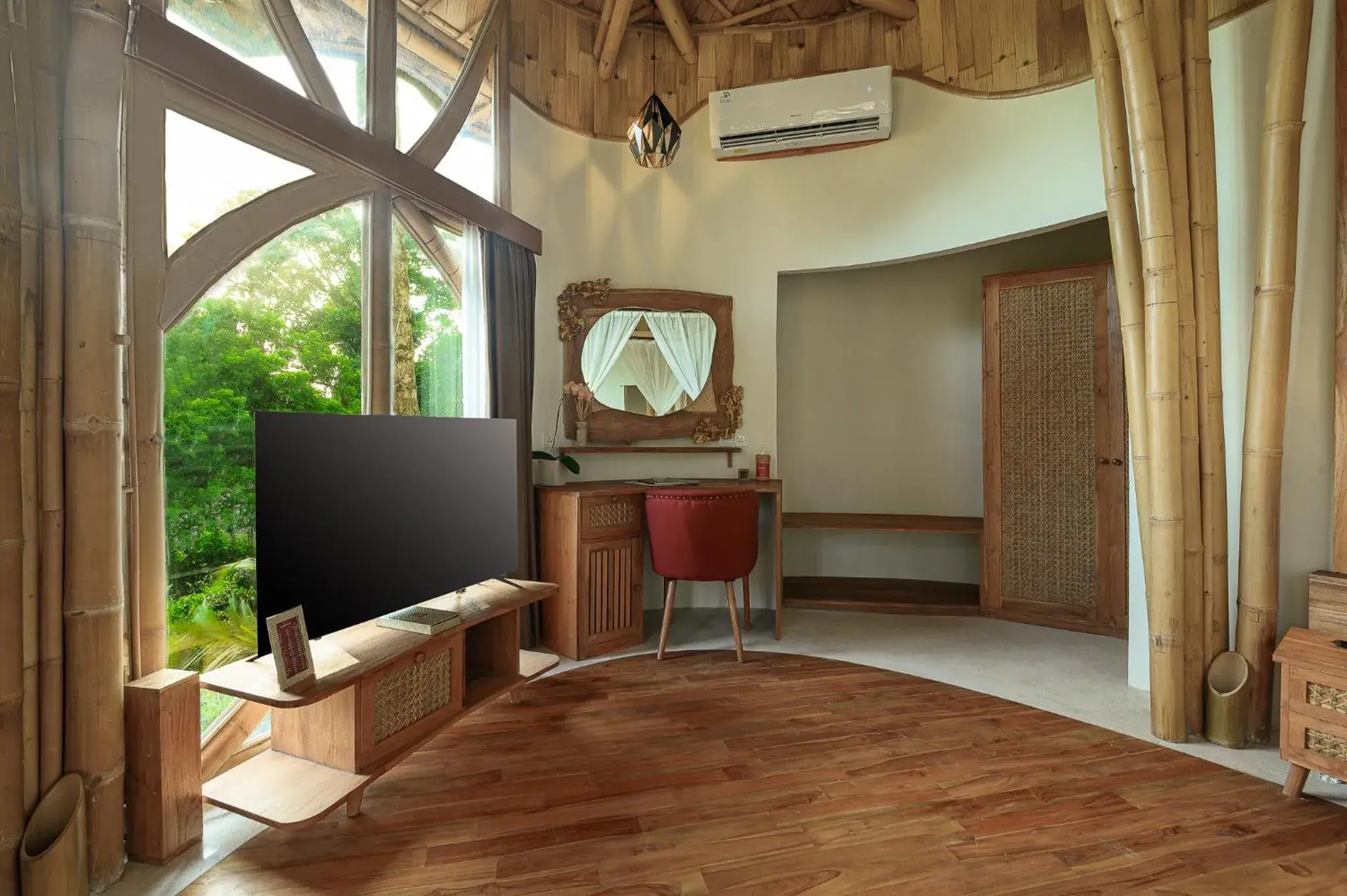 wardrobe, TV/Entertainment Center in The Udaya Resorts and Spa