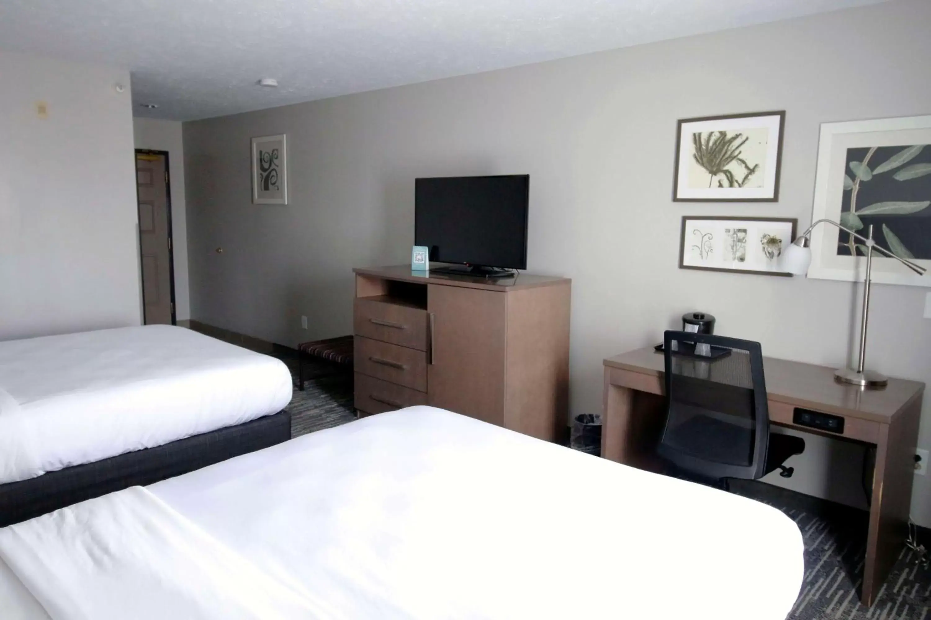 Bedroom, Bed in Country Inn & Suites by Radisson, Council Bluffs, IA