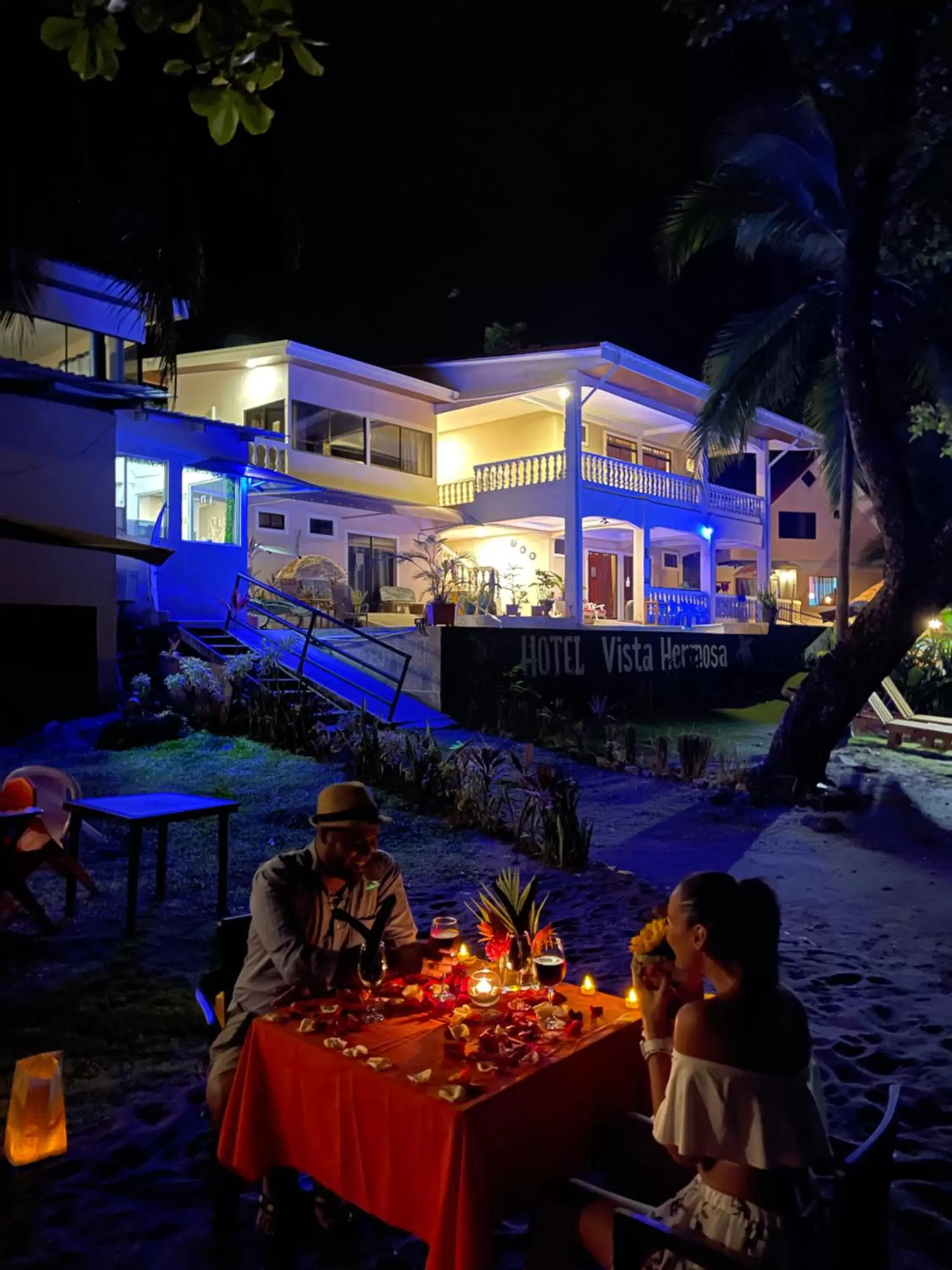 Night in Hotel Beachfront Vista Hermosa