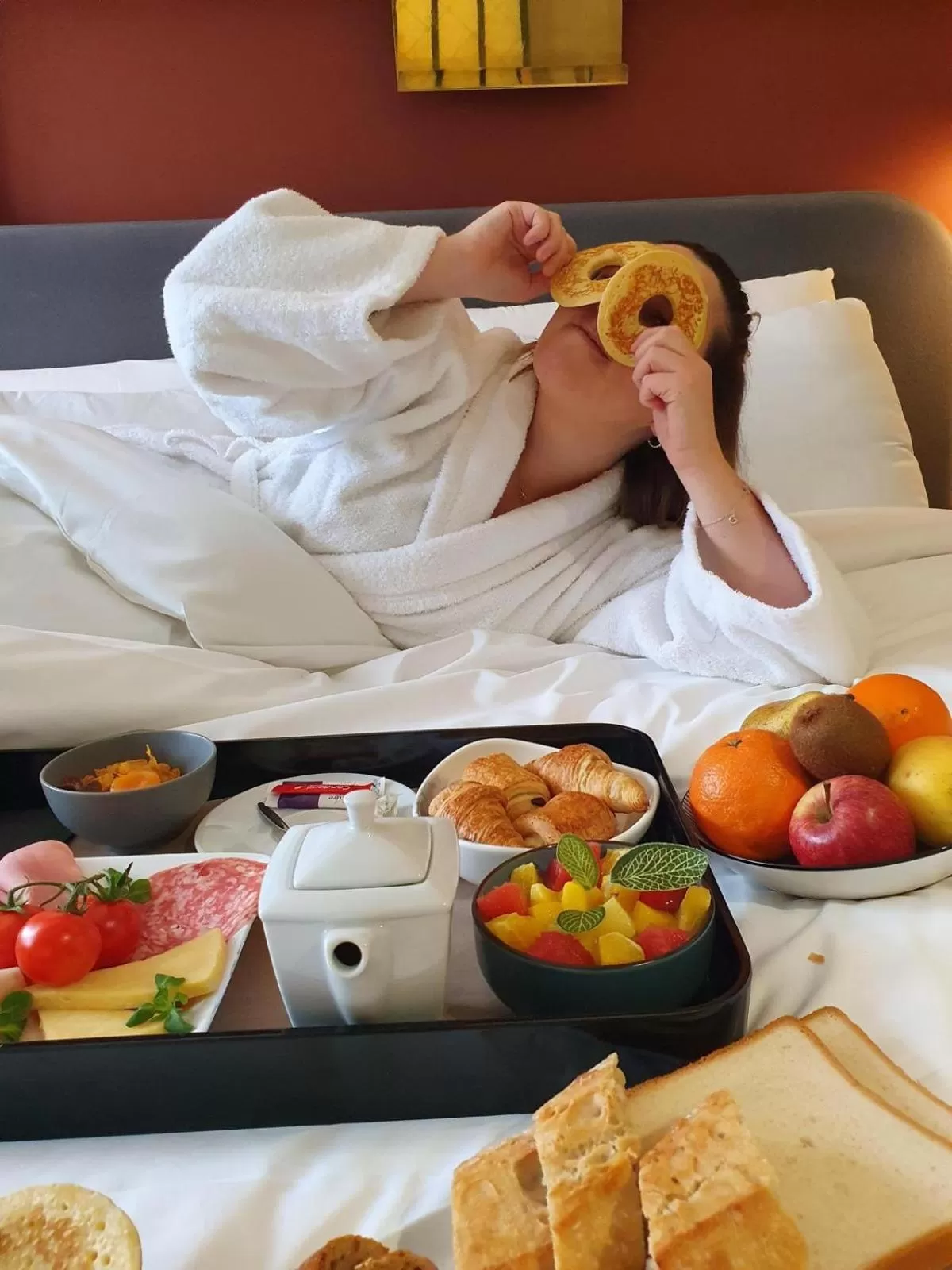 Restaurant/places to eat, Bed in Mercure Nantes Centre Gare