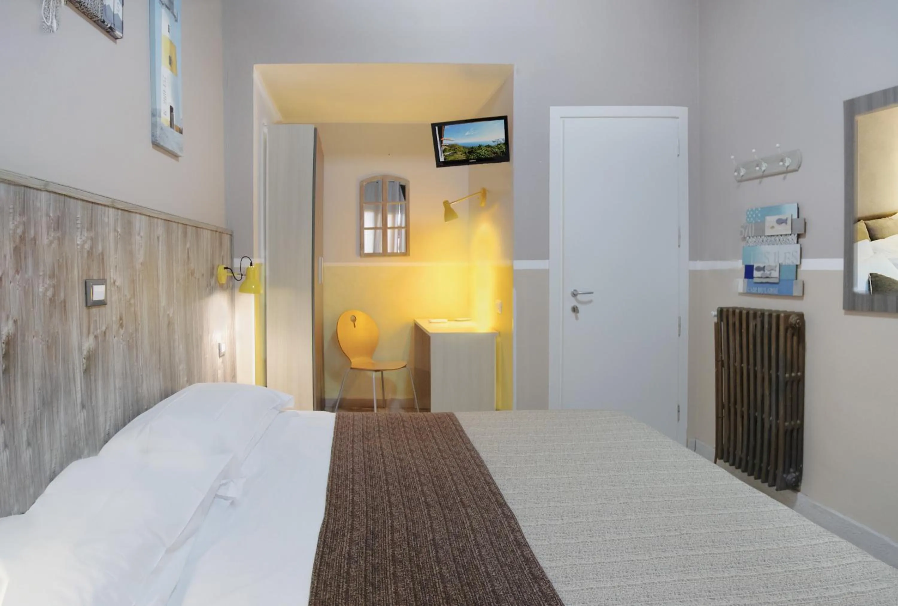 Bed in Albergo Serena