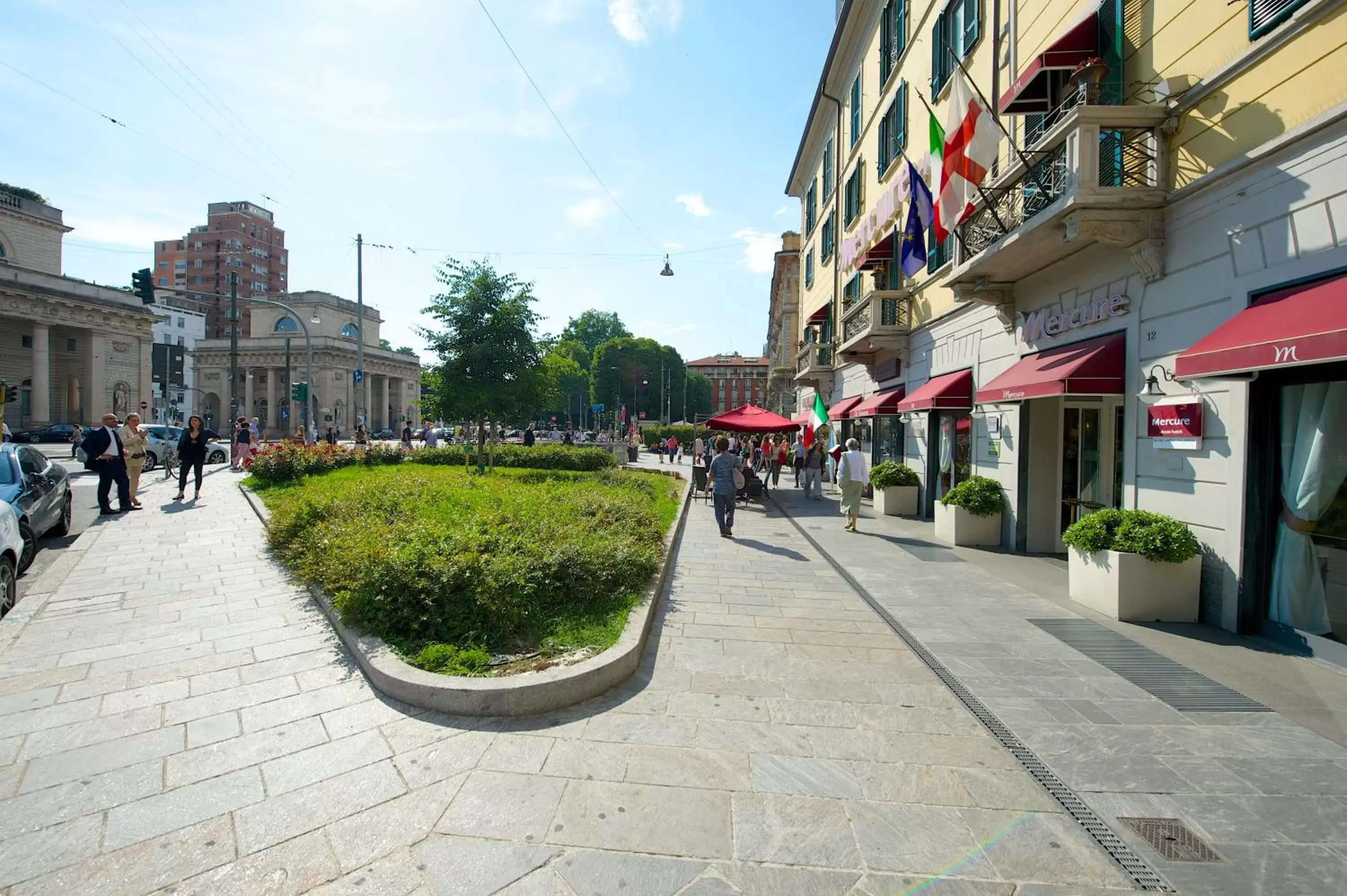 Area and facilities, Neighborhood in Hotel Mercure Milano Centro