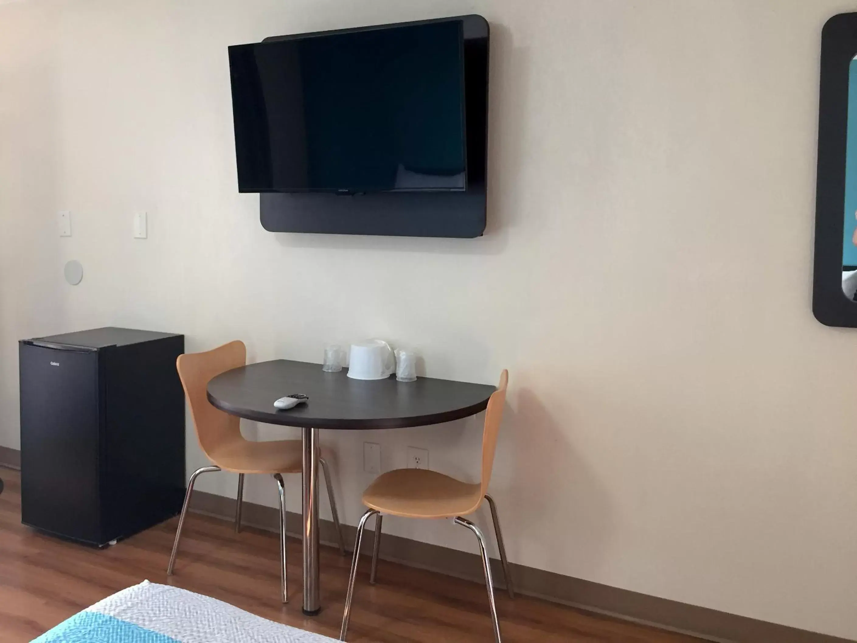 Bedroom, TV/Entertainment Center in Motel 6-Odessa, TX - 2nd Street