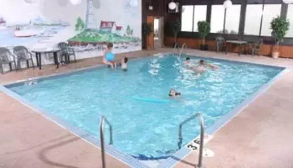 Swimming Pool in Lighthouse Inn - Two Rivers