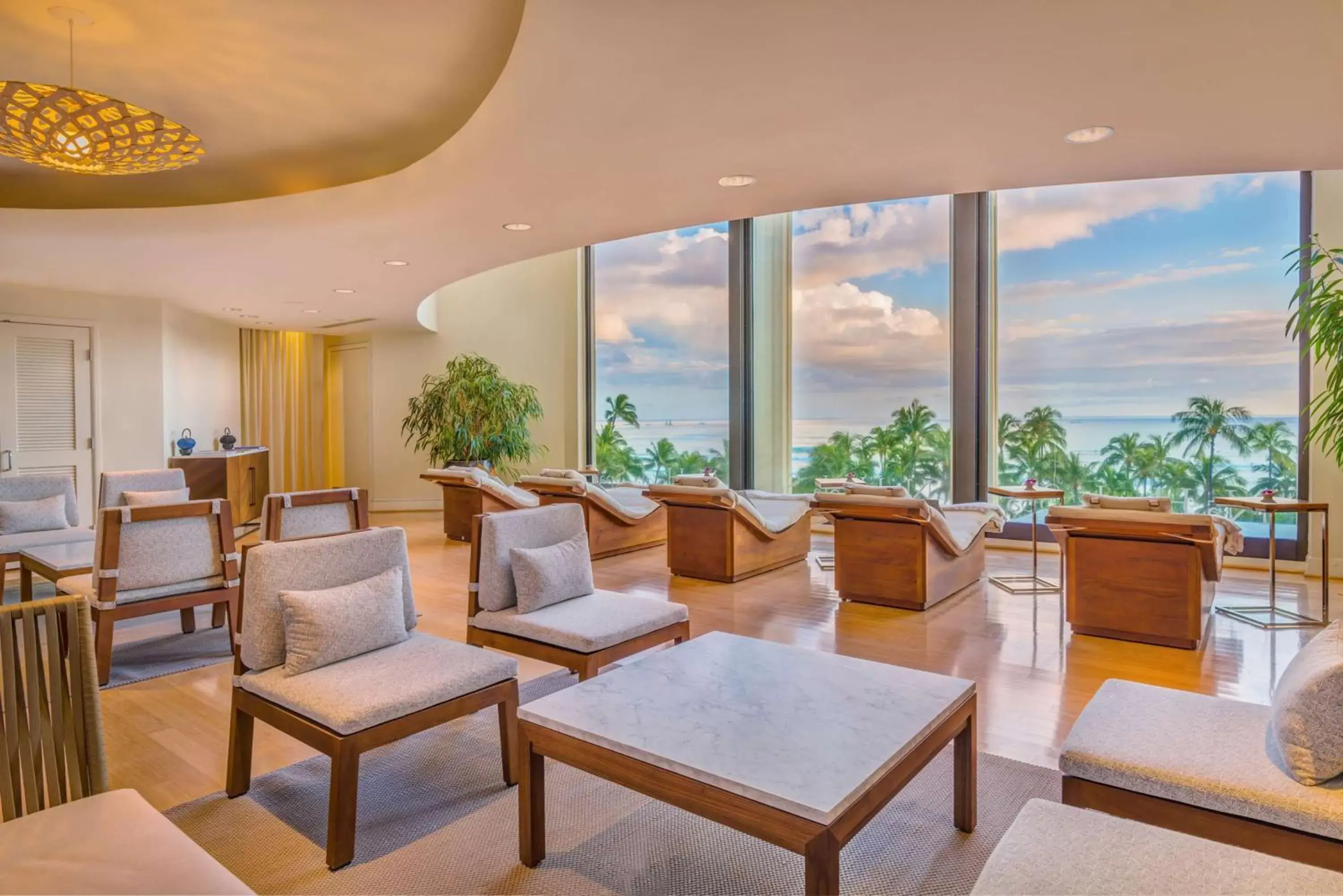 Spa and wellness centre/facilities, Lounge/Bar in Hyatt Regency Waikiki Beach Resort & Spa