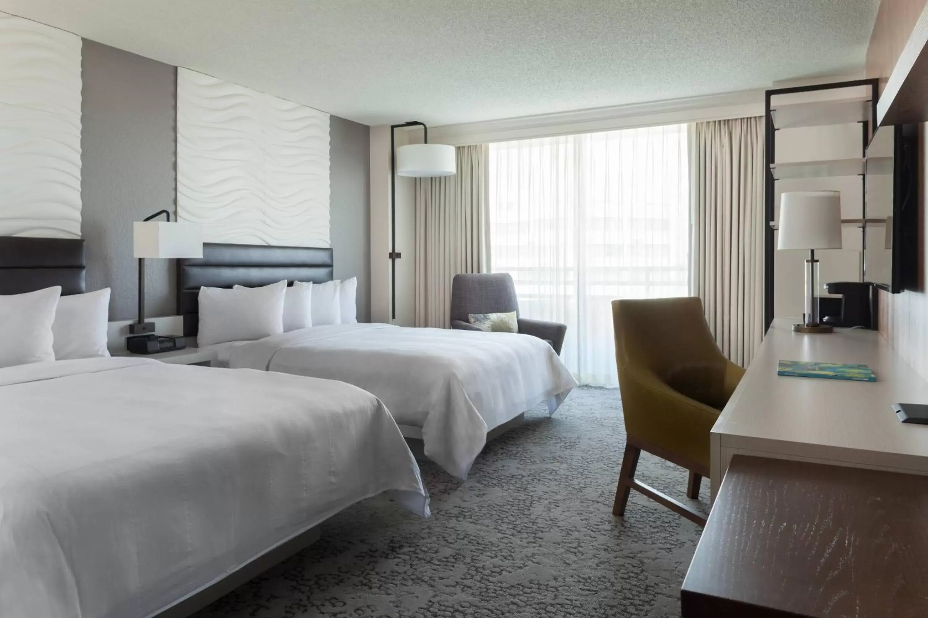 Guest room, 2 Queen beds in Fort Lauderdale Marriott North