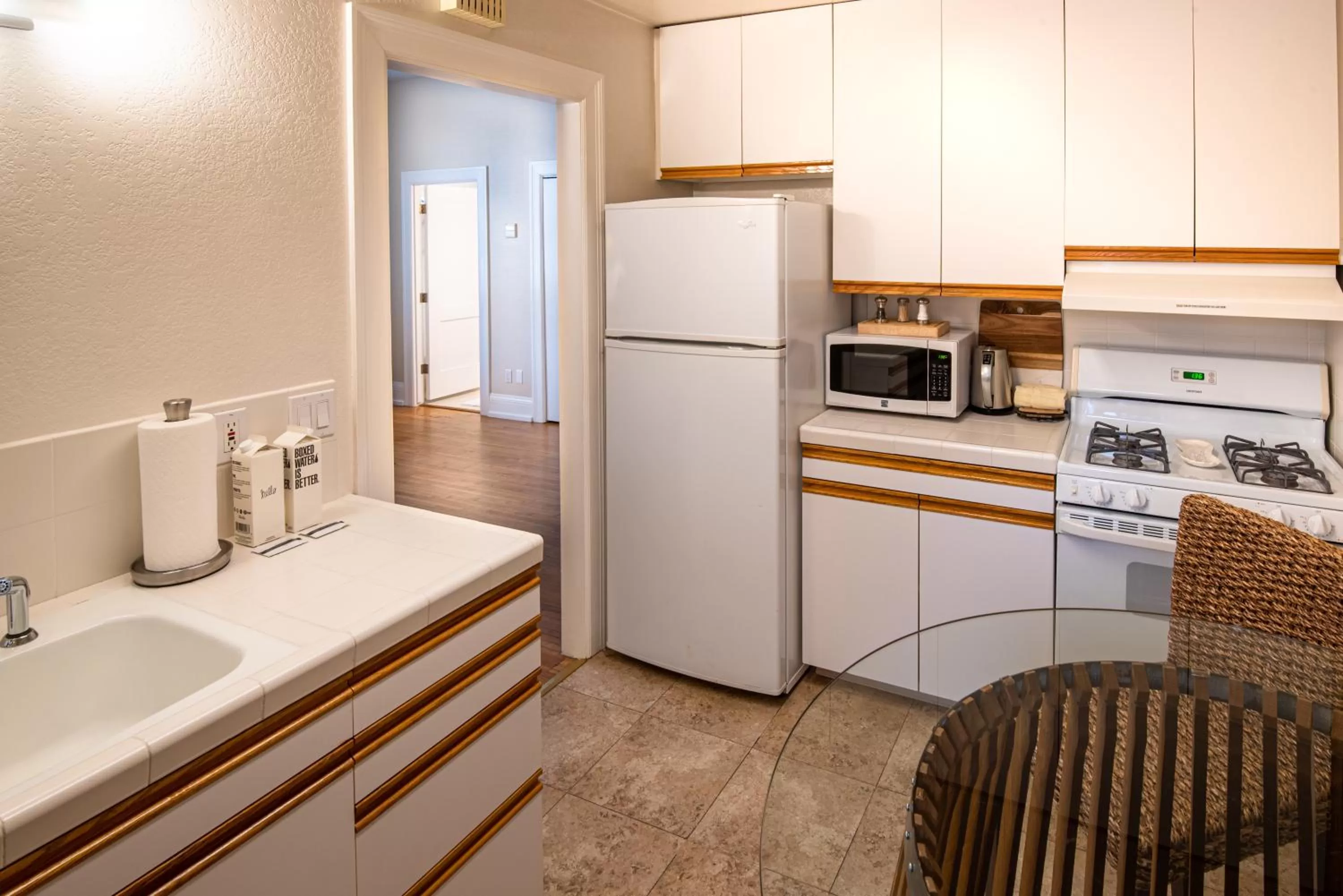 Kitchen or kitchenette in Harbor House Inn