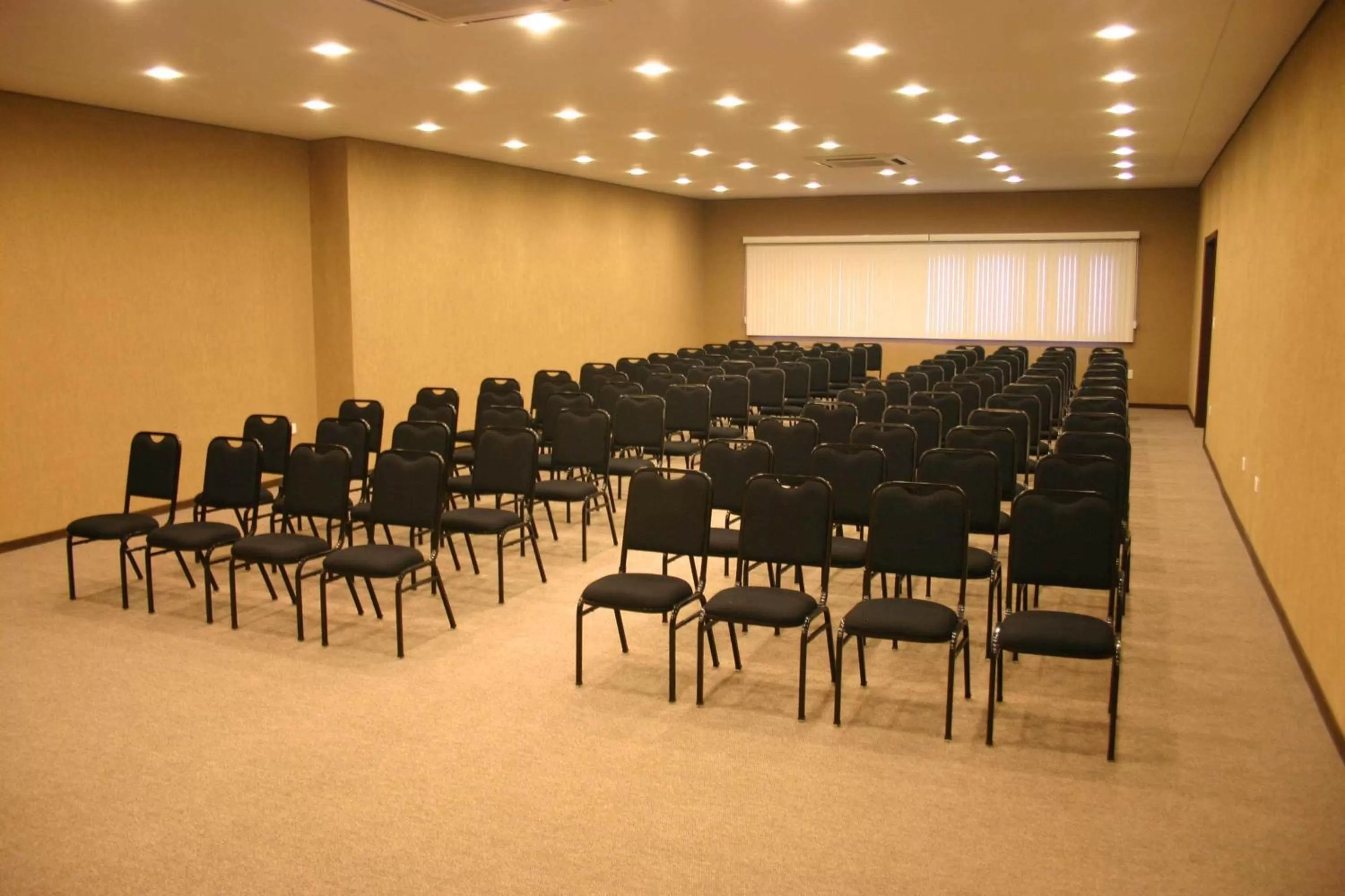 Business facilities in Hotel Campo Largo Comfort