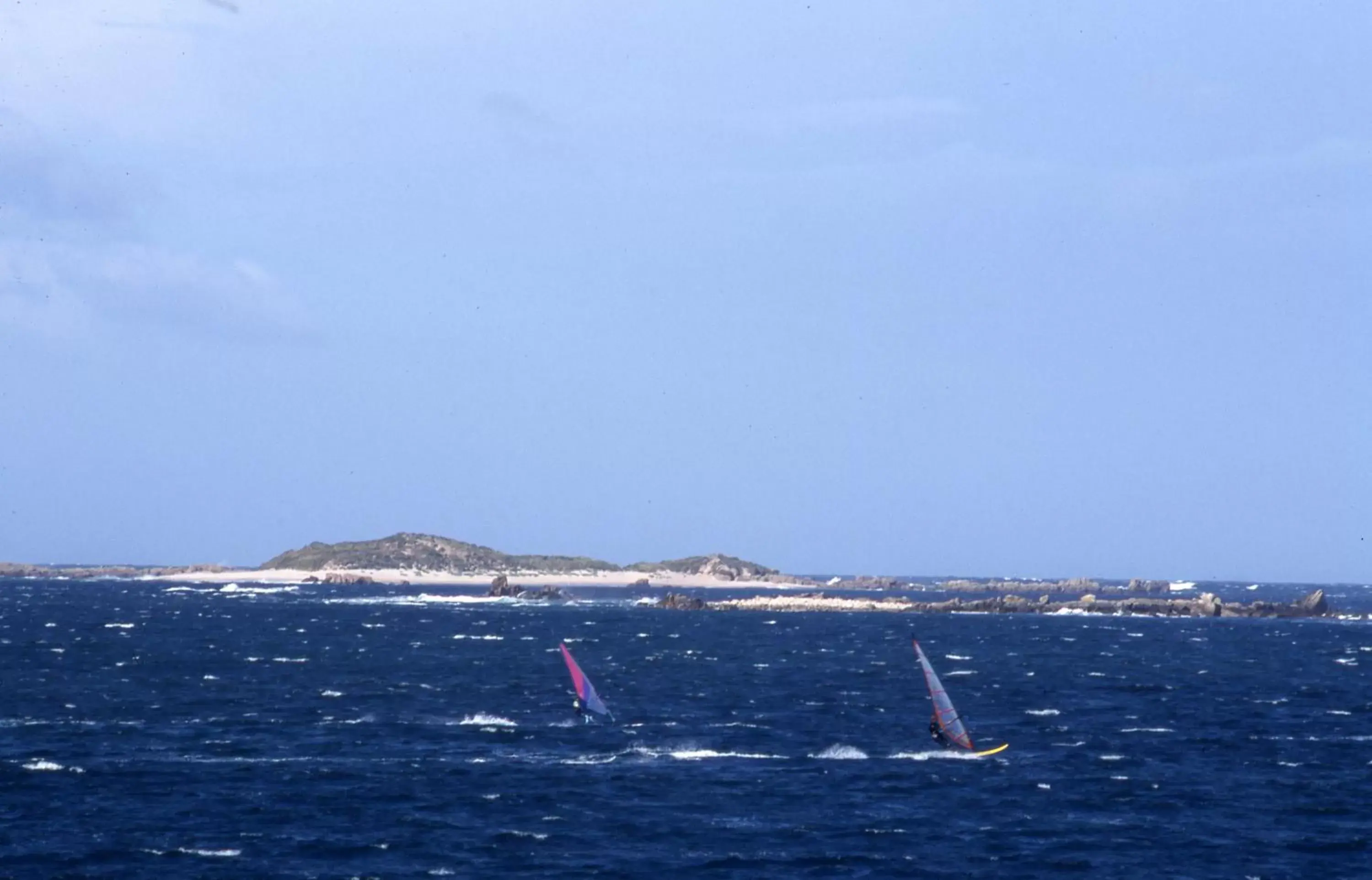 Windsurfing in Hotel Le Toeno