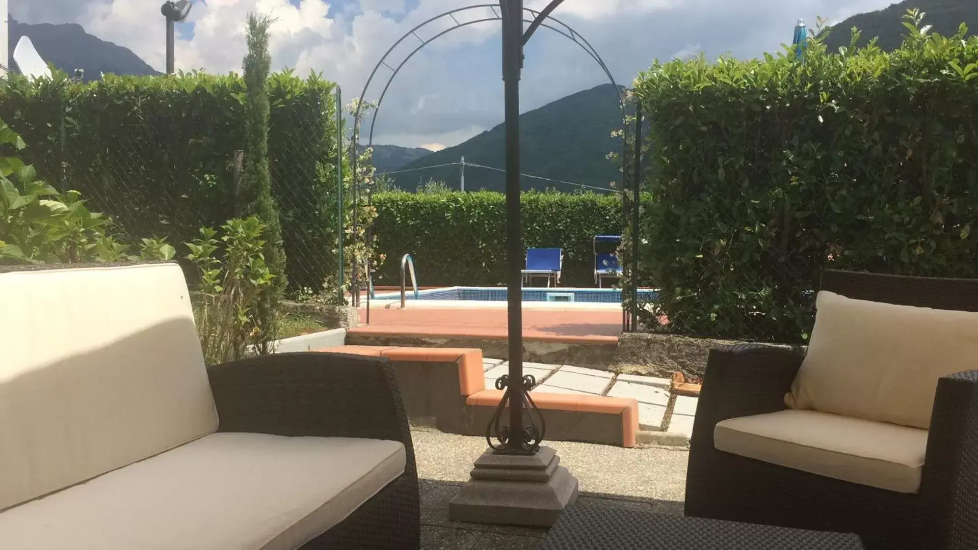 Swimming pool, Mountain View in Albergo Miramonti