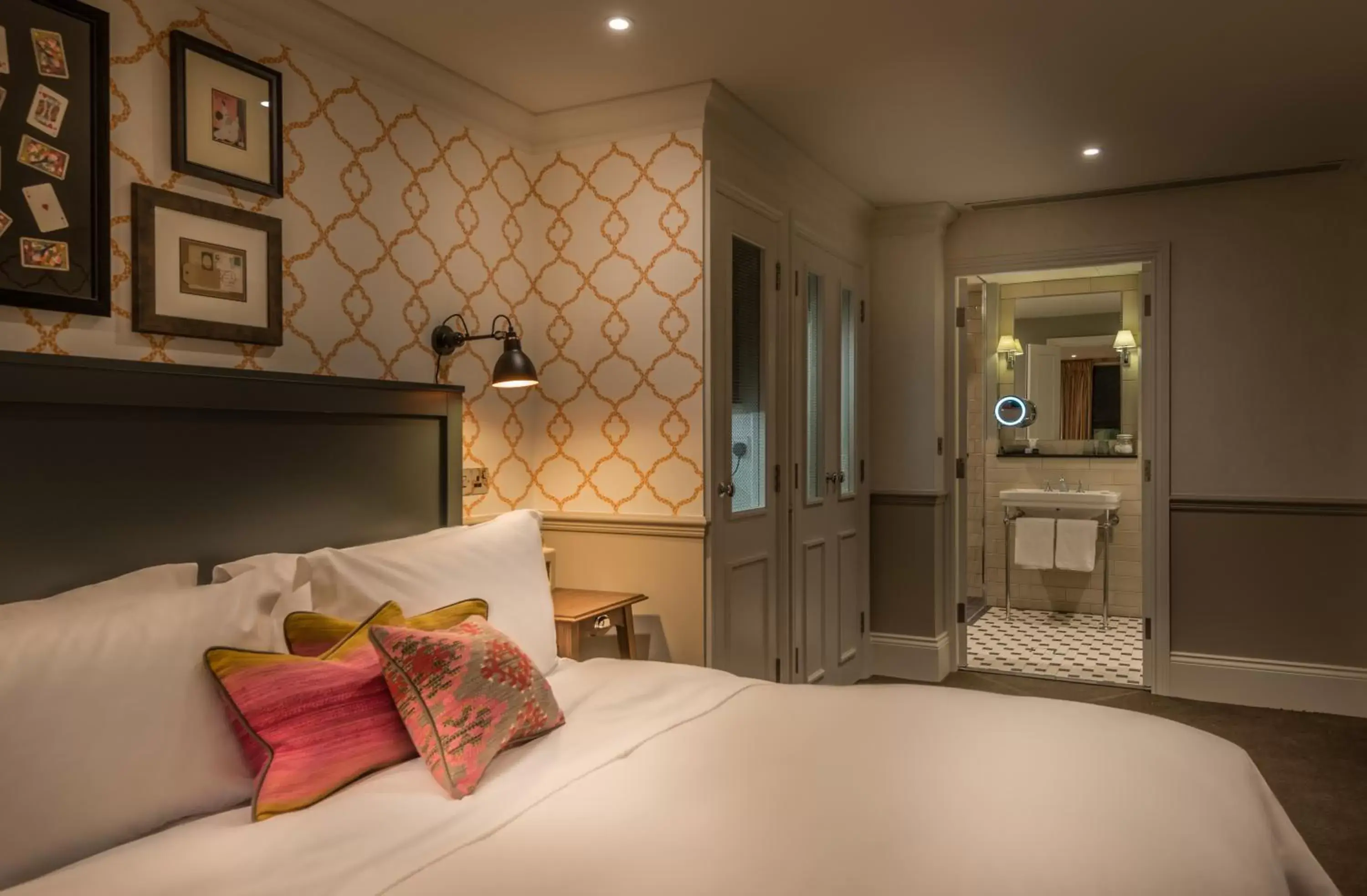 Bedroom, Bed in King Street Townhouse