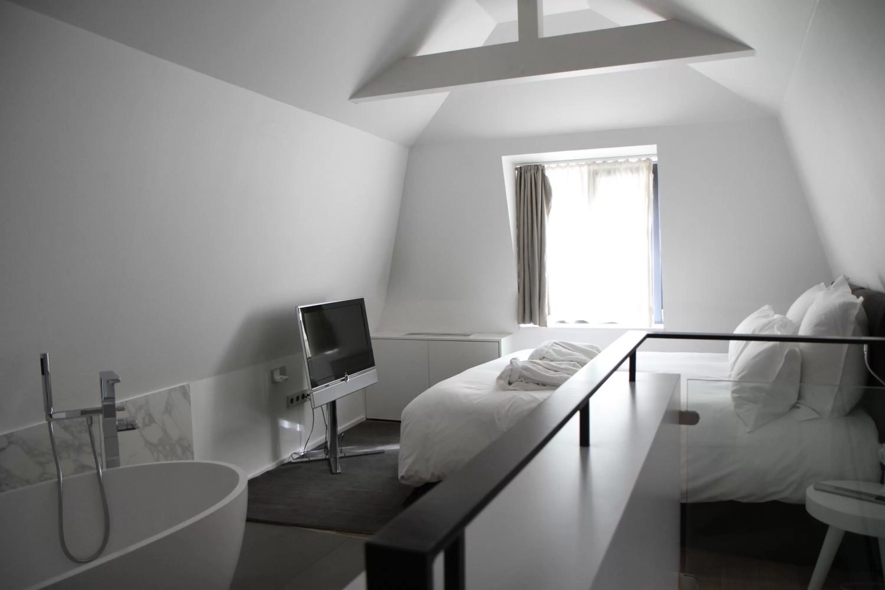 Decorative detail, Bed in Hôtel Quatorze