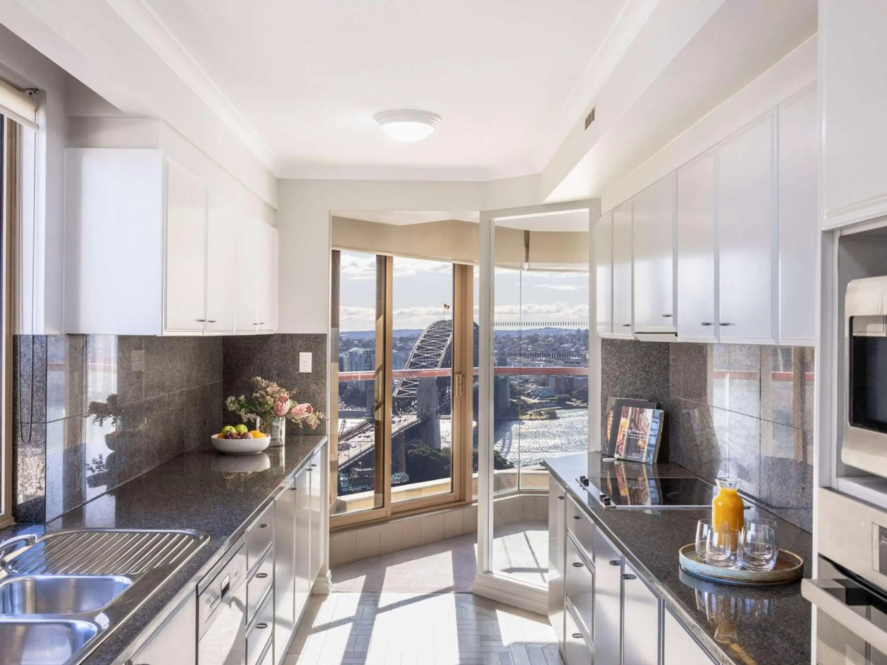 Bedroom, Kitchen/Kitchenette in The Sebel Quay West Suites Sydney