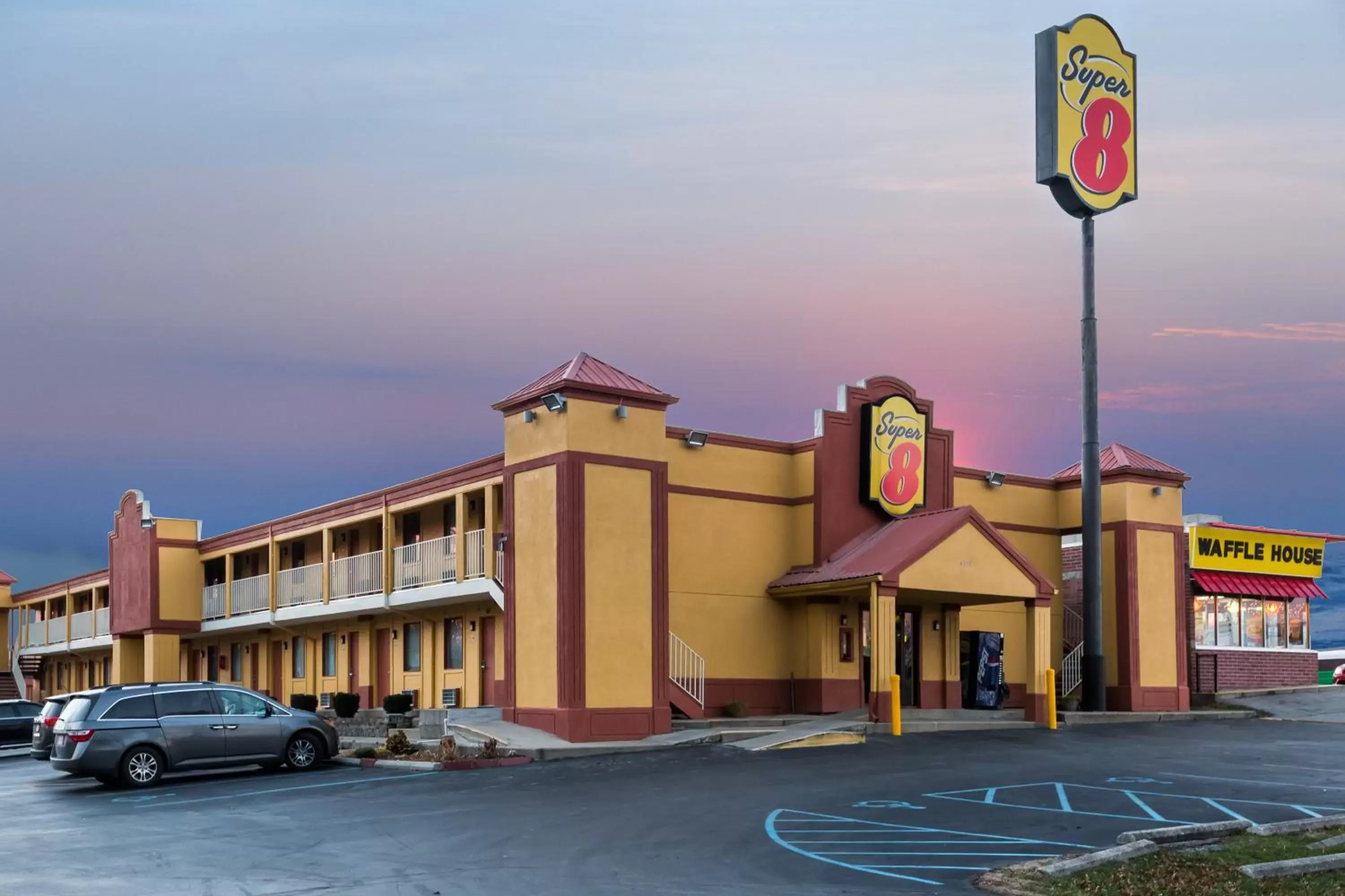 Facade/entrance, Property Building in Super 8 by Wyndham Indianapolis-Southport Rd