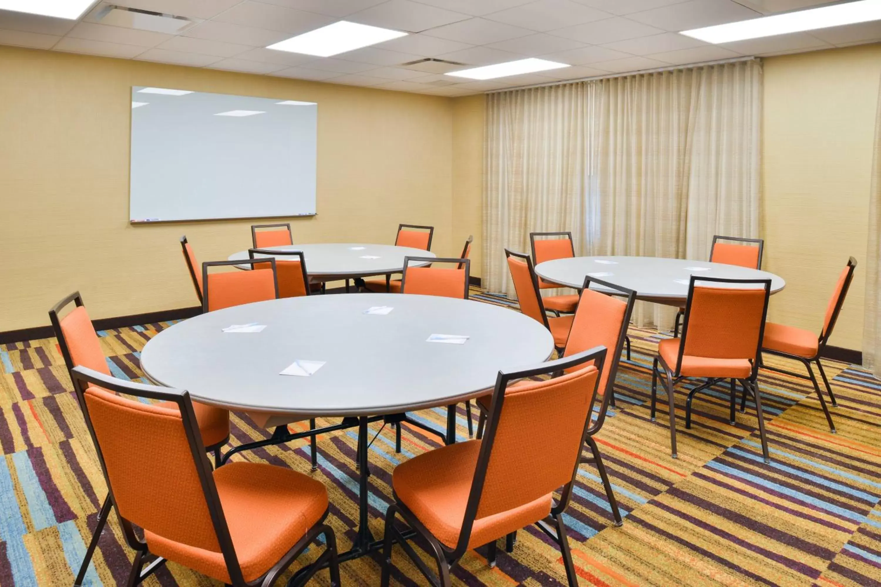 Meeting/conference room in Fairfield Inn and Suites by Marriott Rochester West/Greece