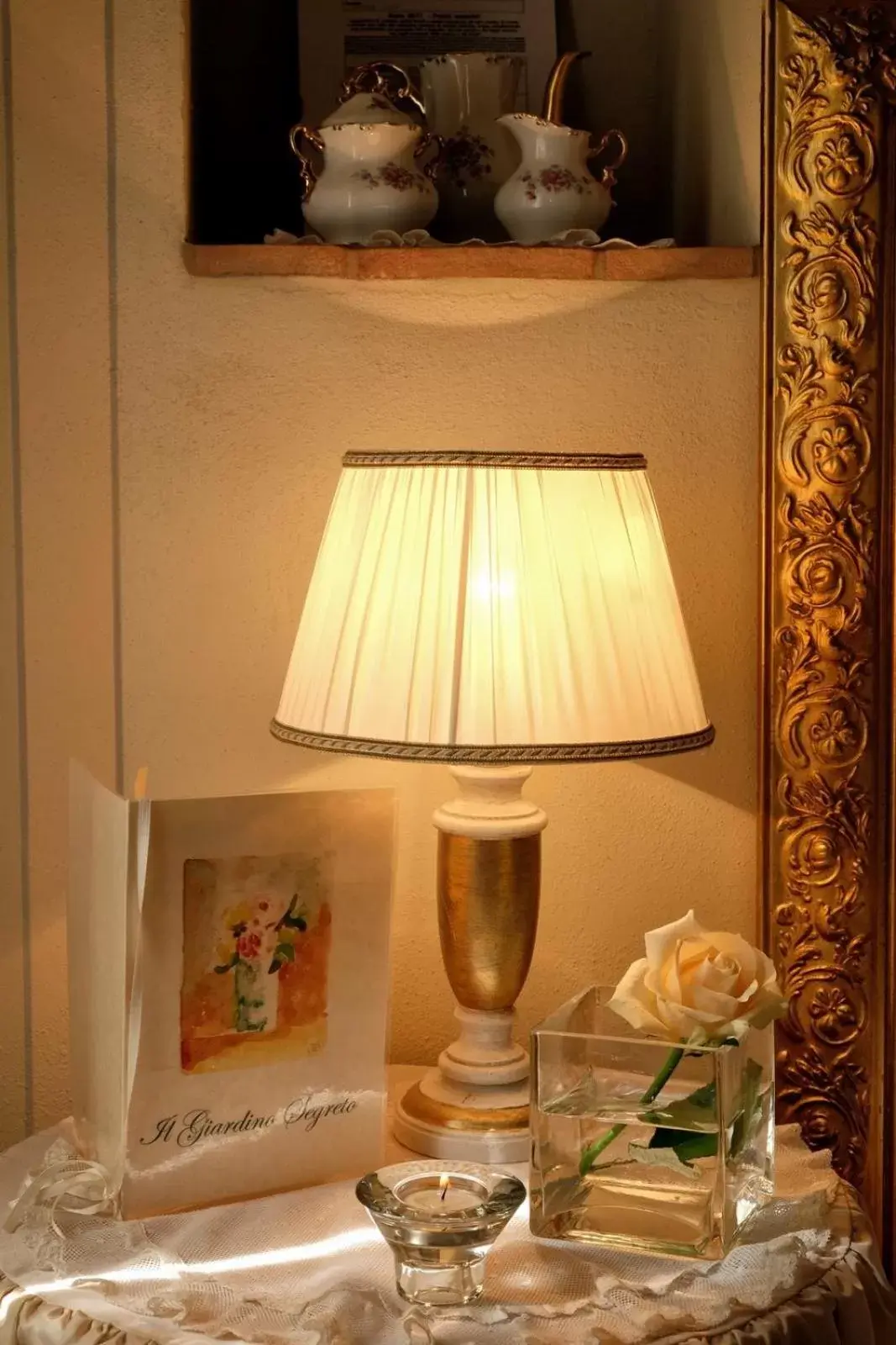 Decorative detail in TORRE GIARDINO SEGRETO B&B- Borgo Capitano Collection - Albergo diffuso